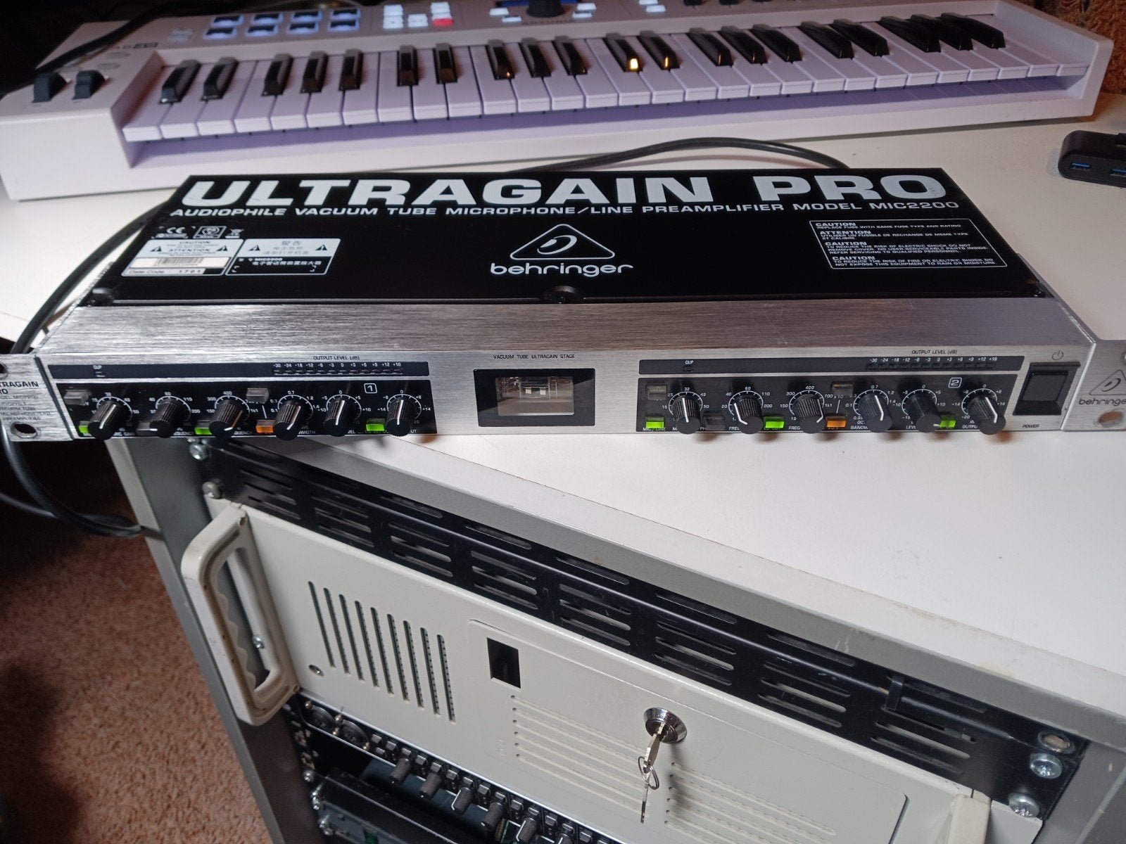 Behringer Ultragain Pro MIC2200 Buizen Voorversterker, Ophalen of Verzenden, Gebruikt, Audio