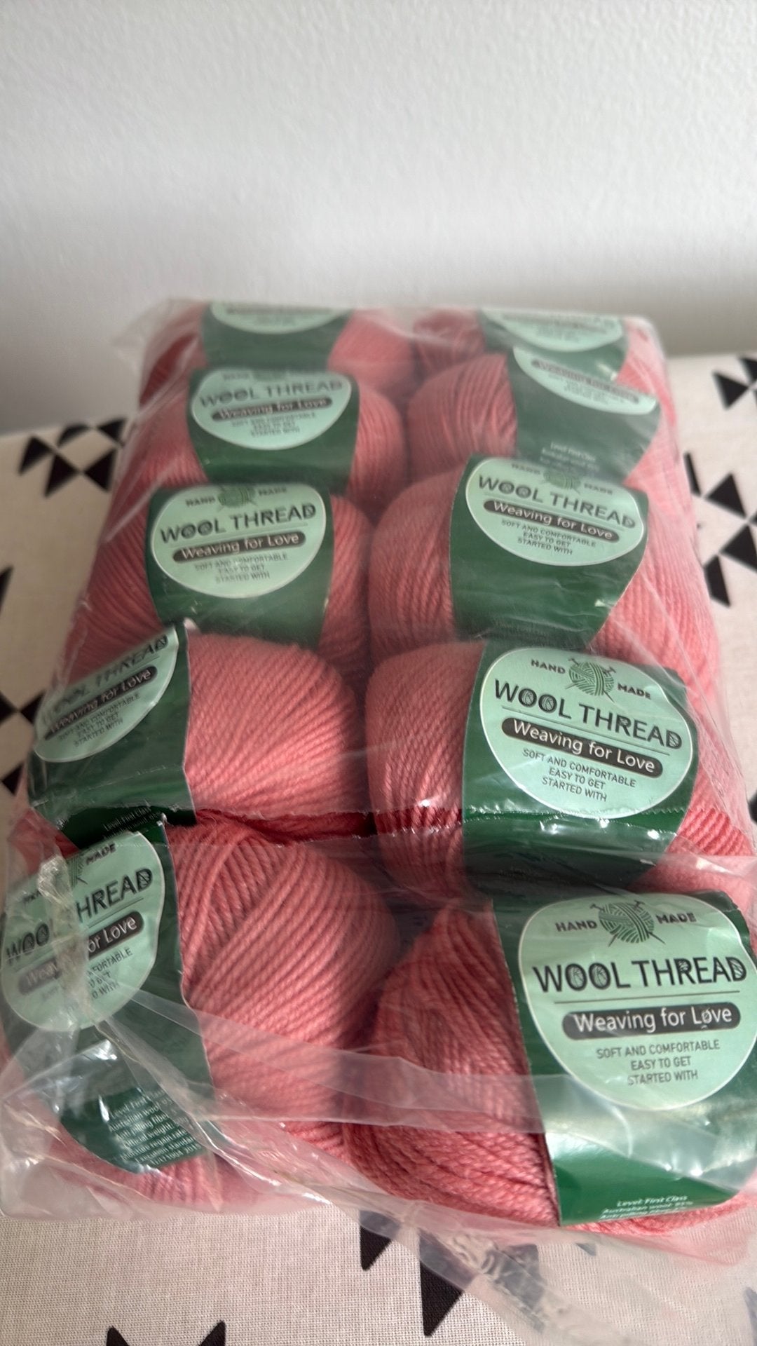 Wool thread, Ophalen of Verzenden, Nieuw, Borduurgaren of Zijde
