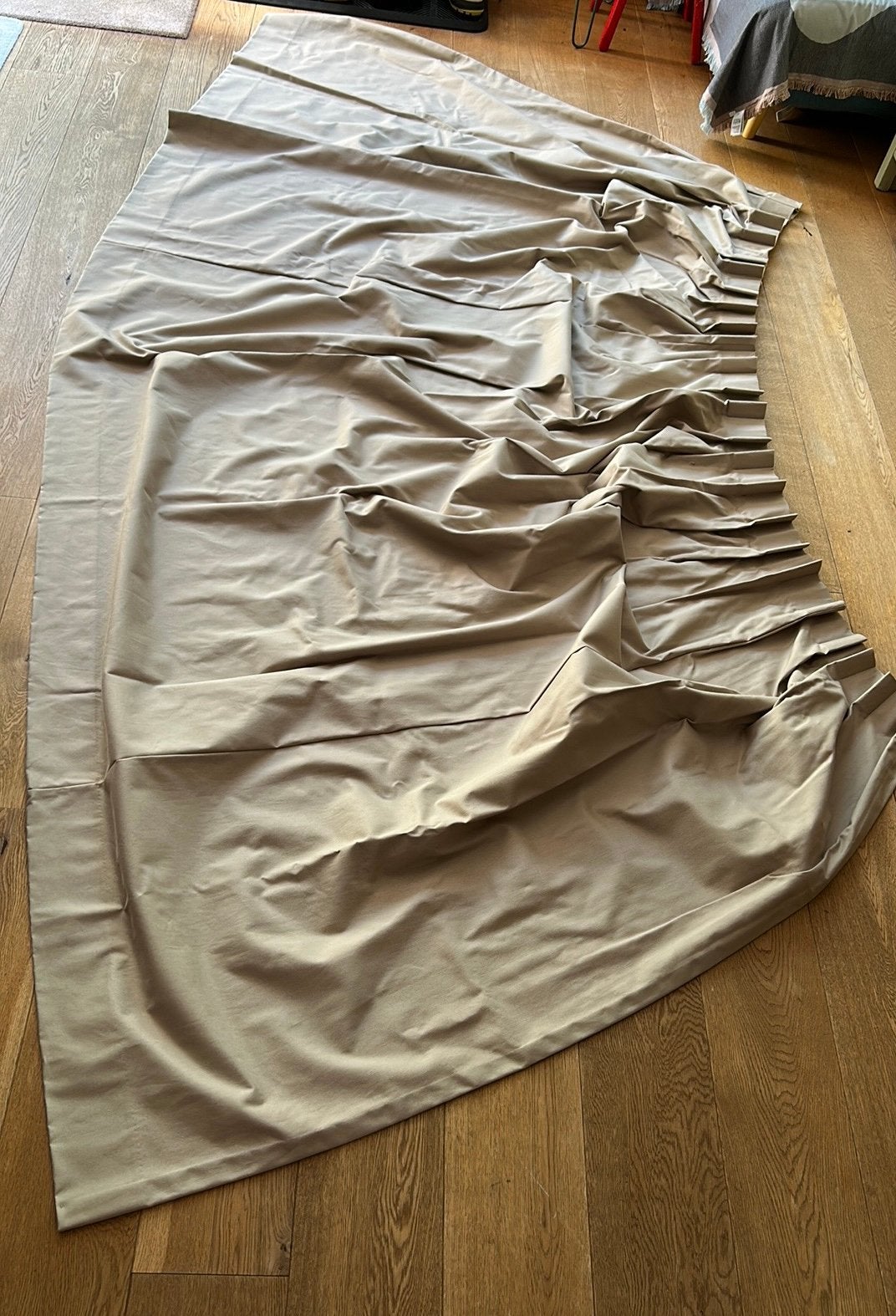 Set verduisterende gordijnen, Ophalen of Verzenden, Zo goed als nieuw, Beige, Verduisterend