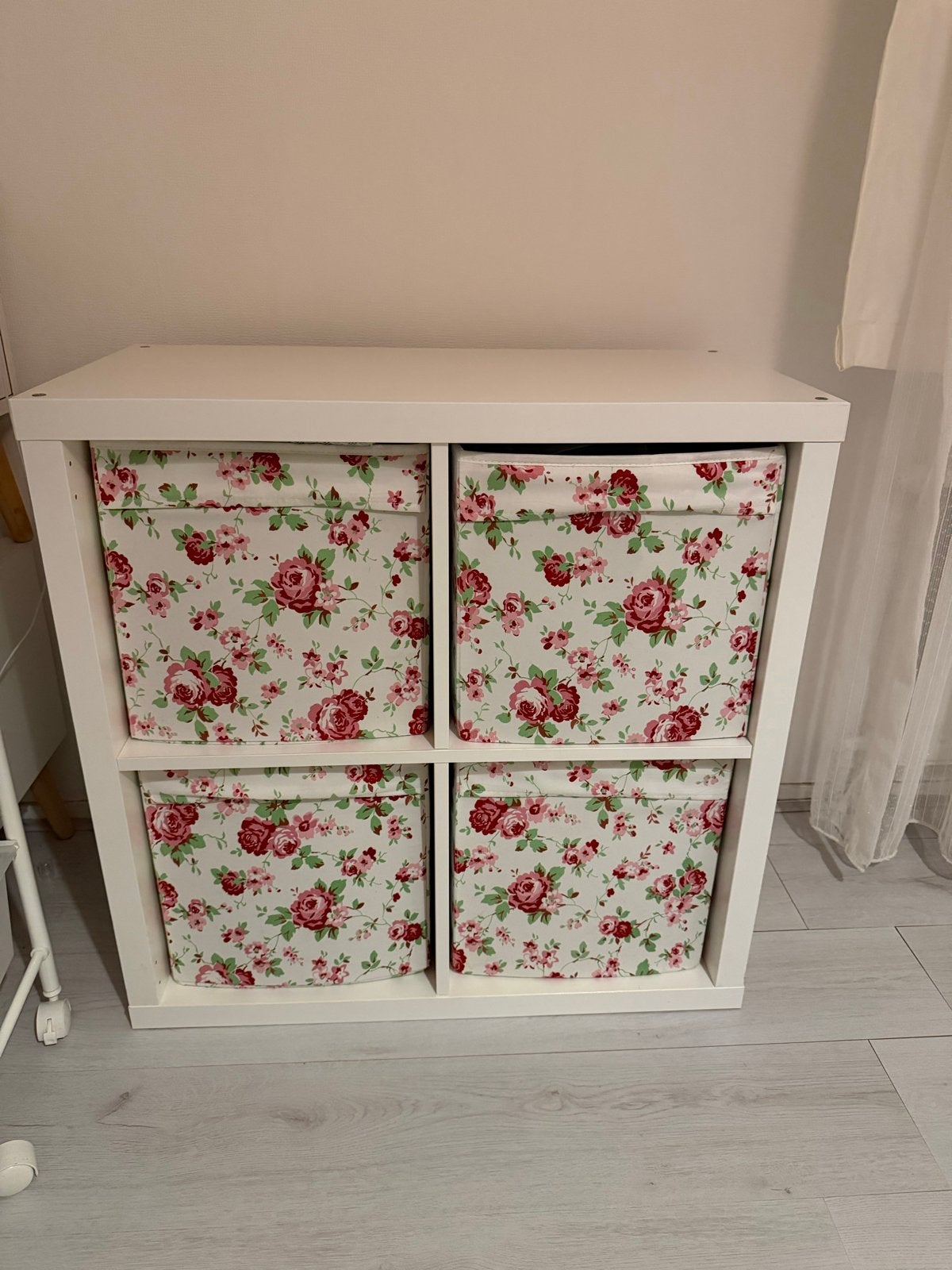 Moet zo snel mogelijk weg kast met 4 bloemen opbergboxen, Ophalen, Gebruikt