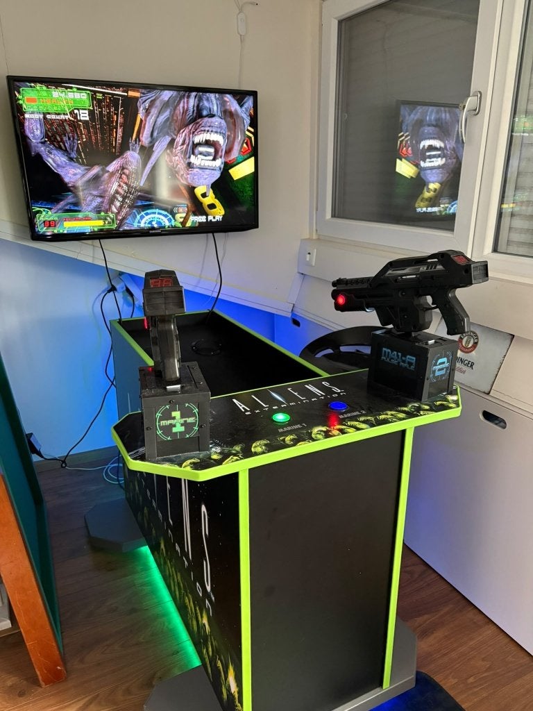 Arcadekast guns Aliens, House of the Dead, Paradise Lost, Ophalen, Zo goed als nieuw