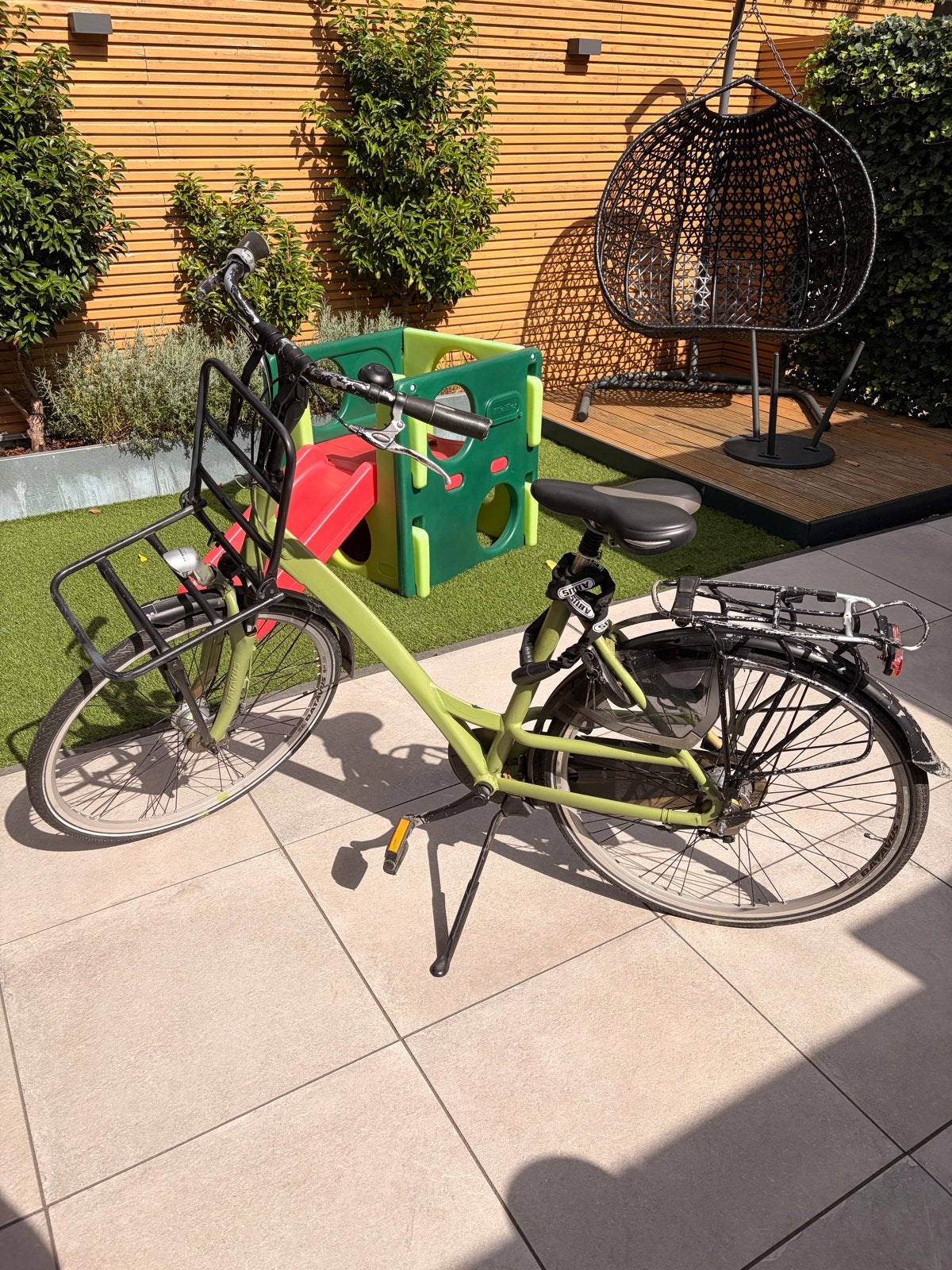 Batavus damesfiets met voordrager - Gebruikt, Fietsen en Brommers, Fietsen | Dames | Damesfietsen, Ophalen, Versnellingen, Batavus