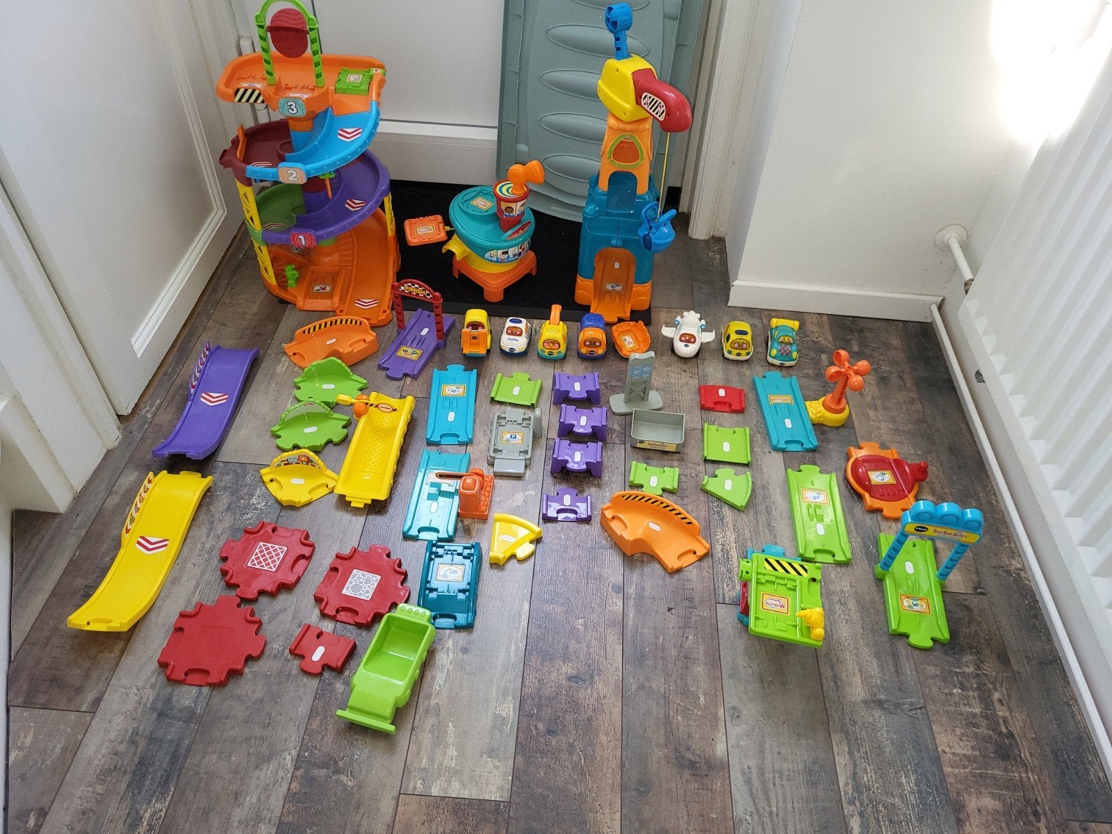 VTech Toet Toet Auto's: Parkeergarage, Vliegveld, Bouwkraan, Ophalen, Gebruikt