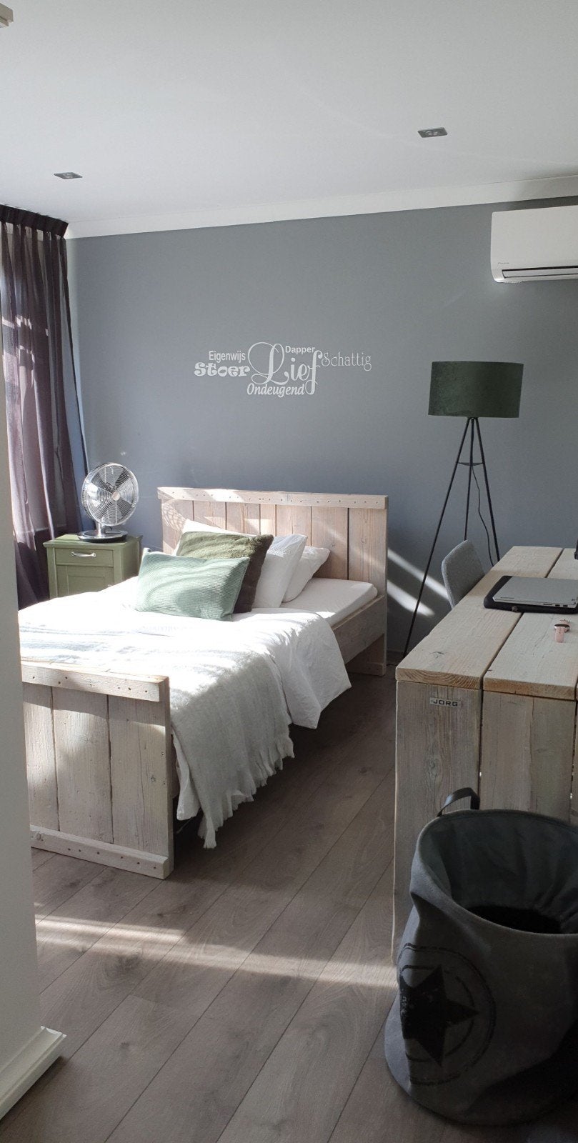 Steigerhouten bed van het merk Jorg (twijfelaar), Ophalen, Gebruikt, Overige kleuren, Landelijke, robuuste stijl