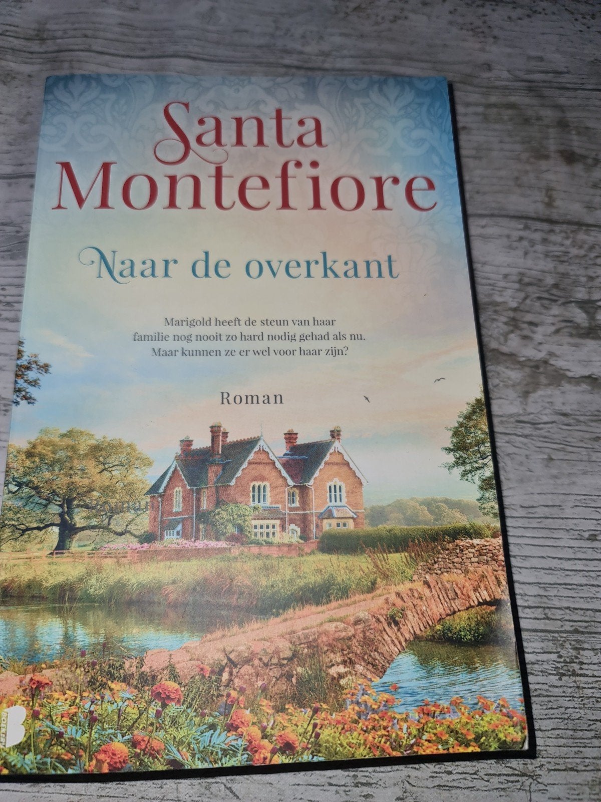 Santa Montefiore - Naar de overkant (Roman), Boeken, Ophalen of Verzenden, Zo goed als nieuw, Santa Montefiore, Nederland