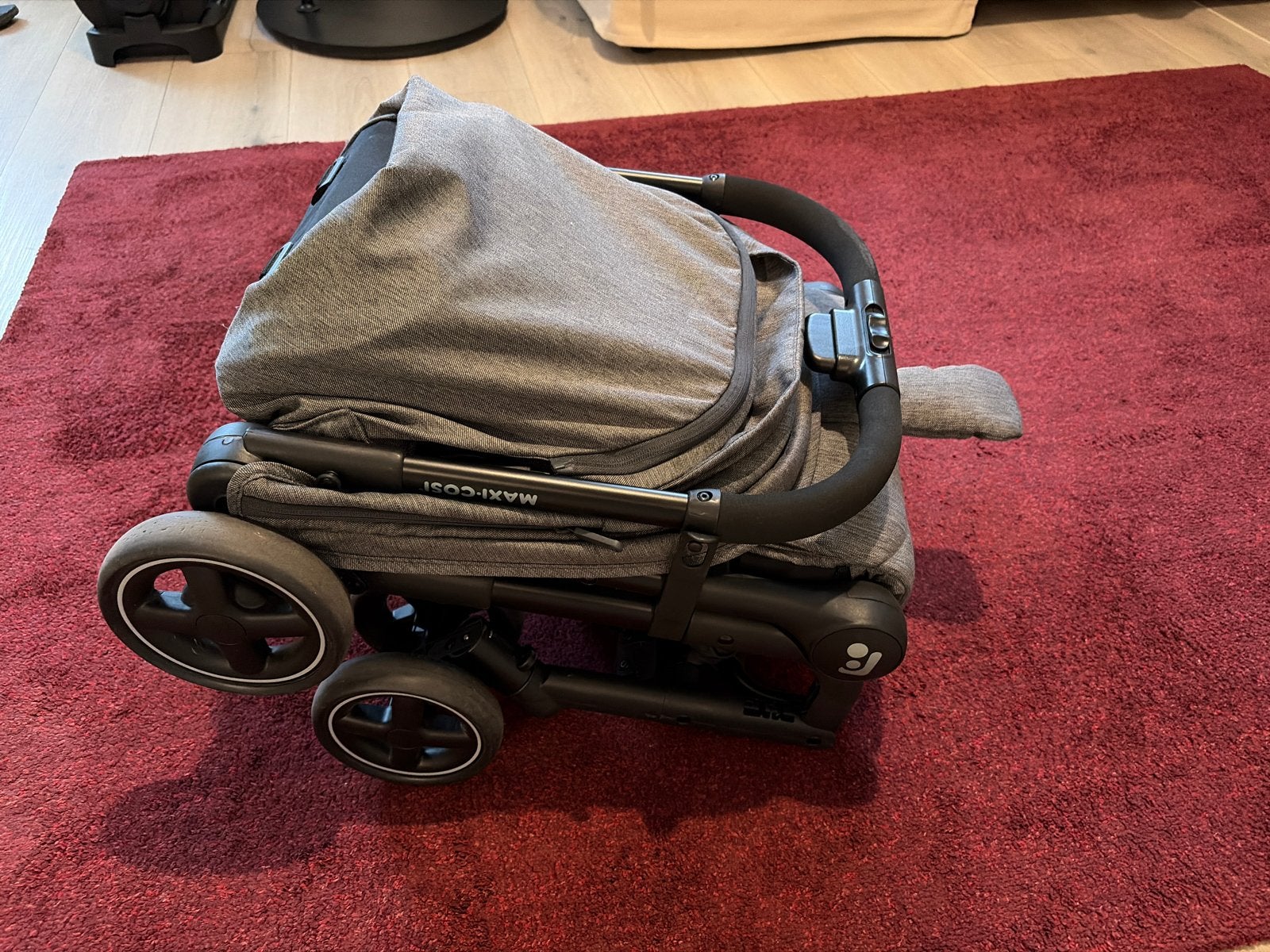 Maxi-Cosi Lara2 buggy, zo goed als nieuw, Kinderen en Baby's, Buggy's, Ophalen, Zo goed als nieuw, Maxi-Cosi, Verstelbare rugleuning