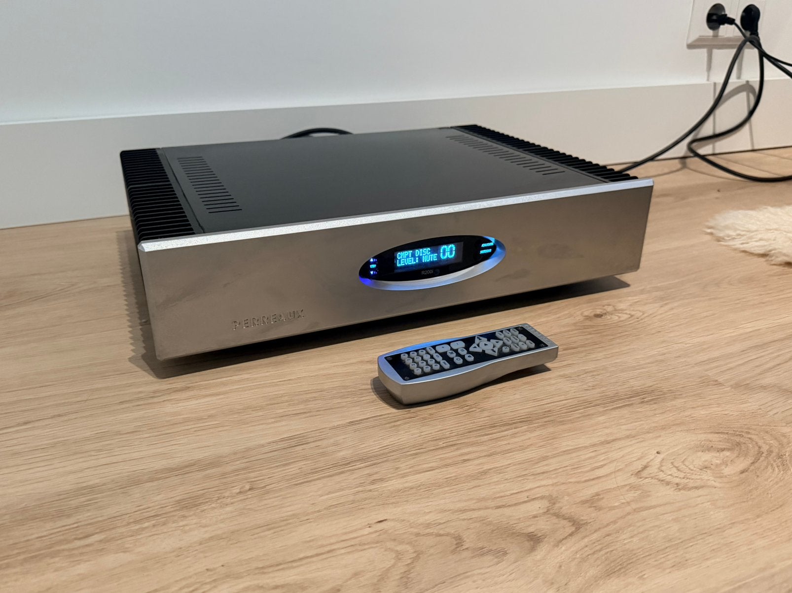 Perreaux Radiance R200i versterker, Overige merken, Ophalen of Verzenden, Zo goed als nieuw, 120 watt of meer