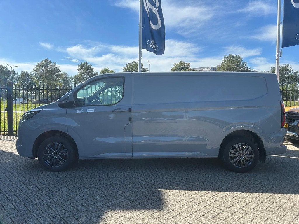 Ford E-Transit Cust. 320 L2H1 Limited 65 kWh | Driver Assist, Auto's, Bestelauto's, Automaat, 470 min, 218 pk, Nieuw