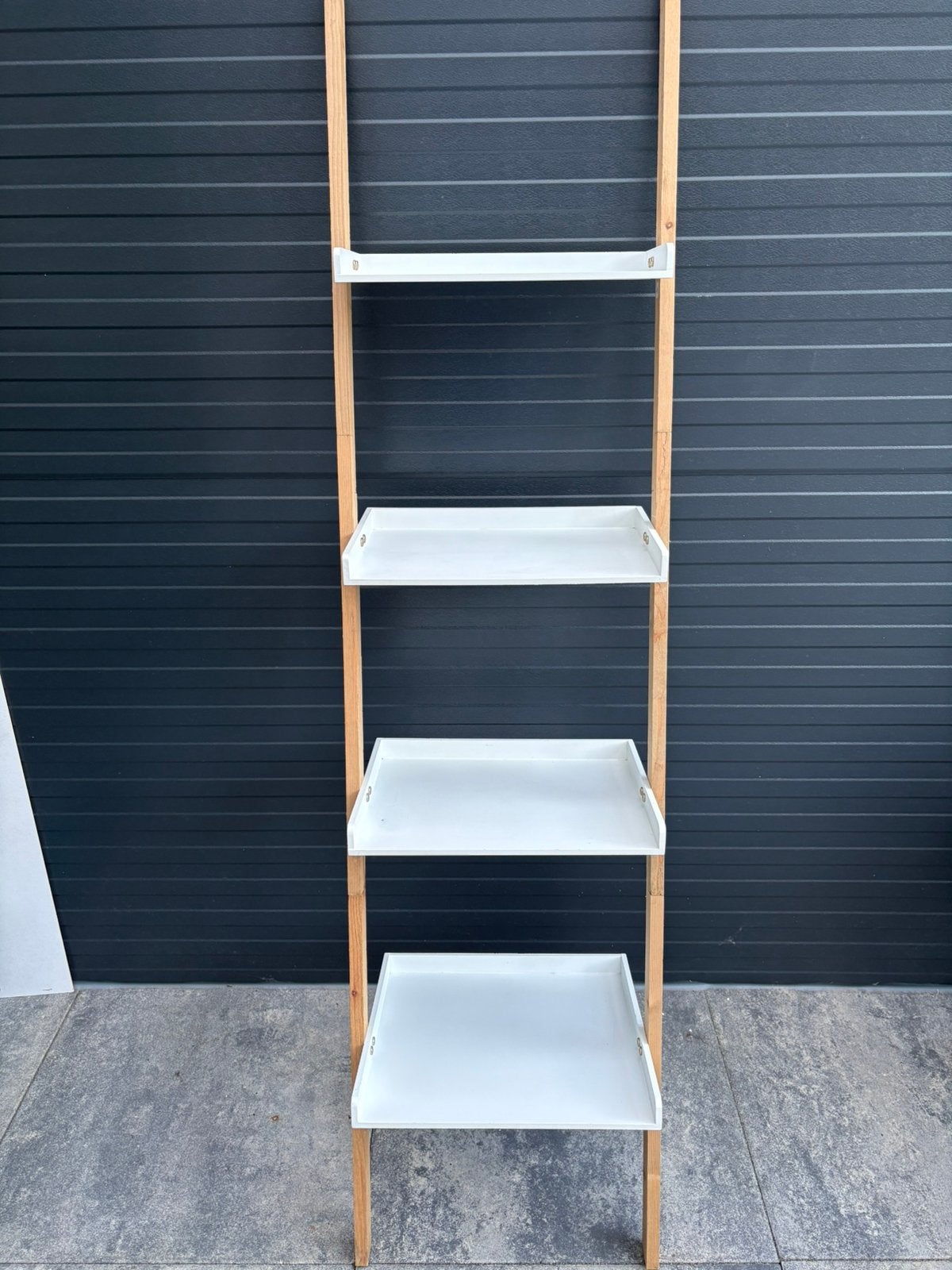 Ladderrek/decoratieve ladderkast met 4 opbergplanken, Ophalen, Zo goed als nieuw