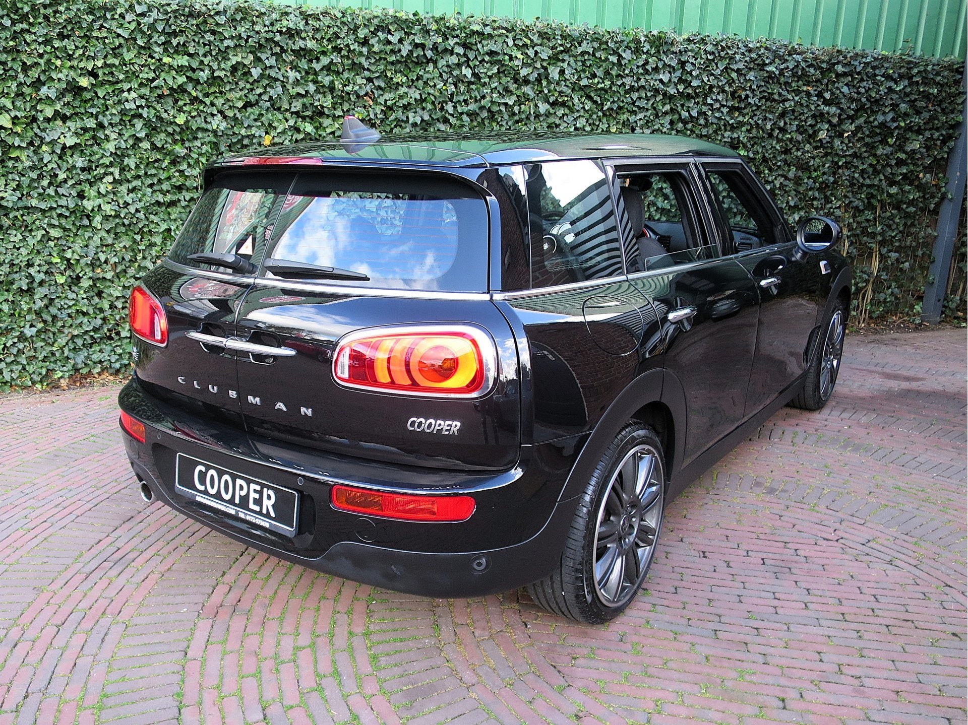 MINI Clubman 1.5 Cooper Chili Business Ed. F54 NL-auto, XL-n, 12 maanden, 136 pk, Gebruikt, Leder en Stof