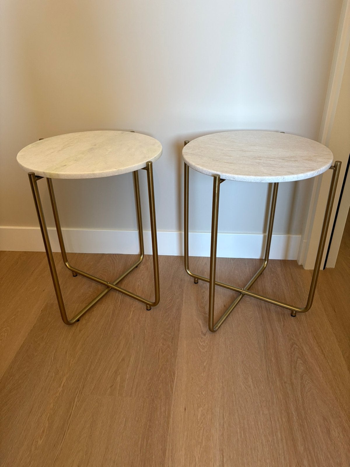 Light & Living bijzettafels marmer/goud, Huis en Inrichting, Minder dan 55 cm, Metaal of Aluminium, Rond, Zo goed als nieuw