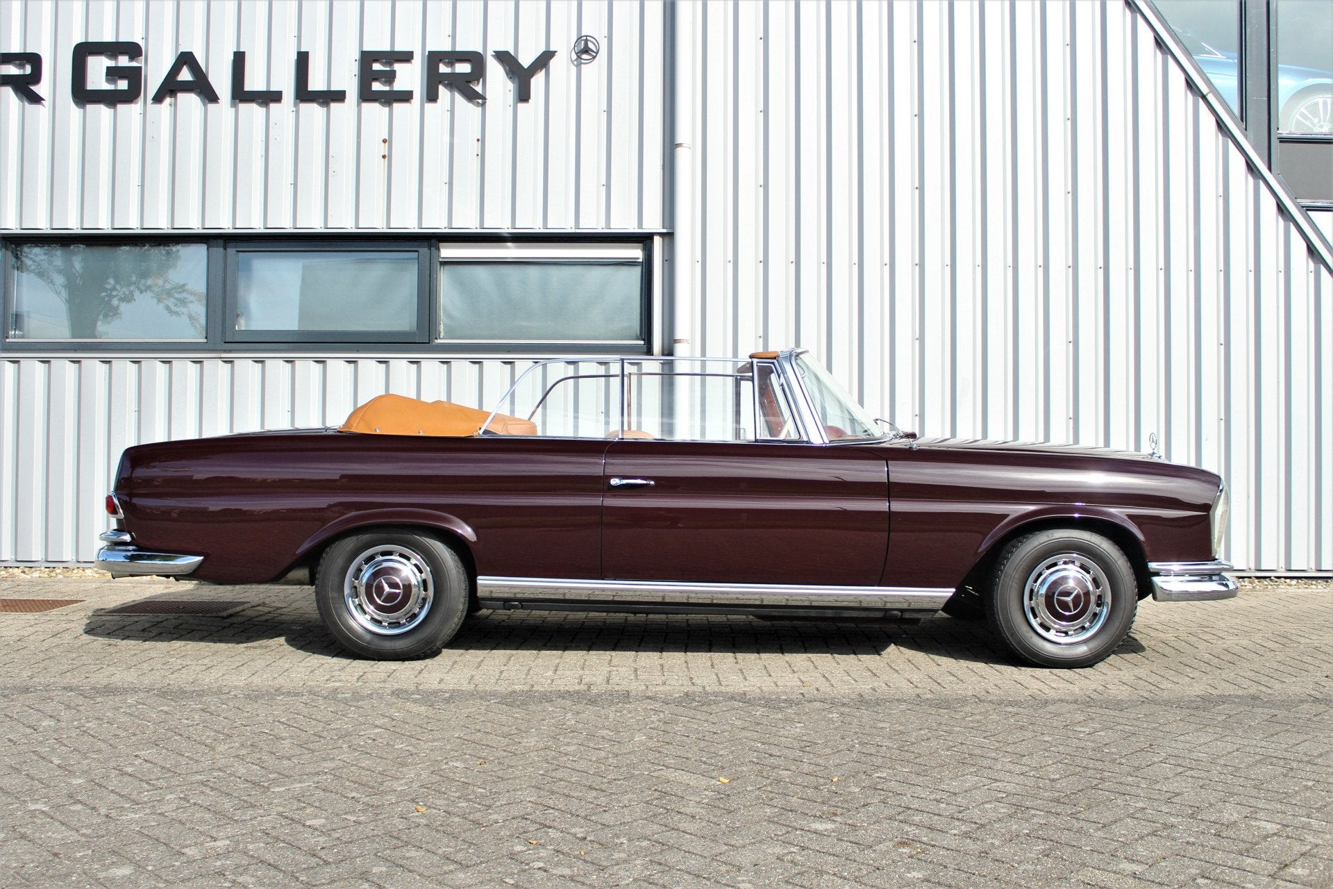 Mercedes-Benz S-Klasse 220 SE W111 Cabriolet (bj 1966), Automaat, Achterwielaandrijving, Open dak, Geïmporteerd