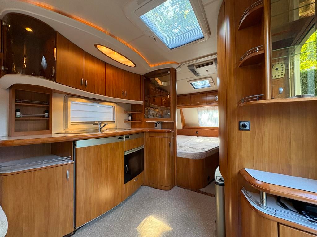 Hobby 560 Excellent 2008 - Compleet en Klaar voor Vertrek!, Vast bed, Rondzit, Hobby, Bedrijf