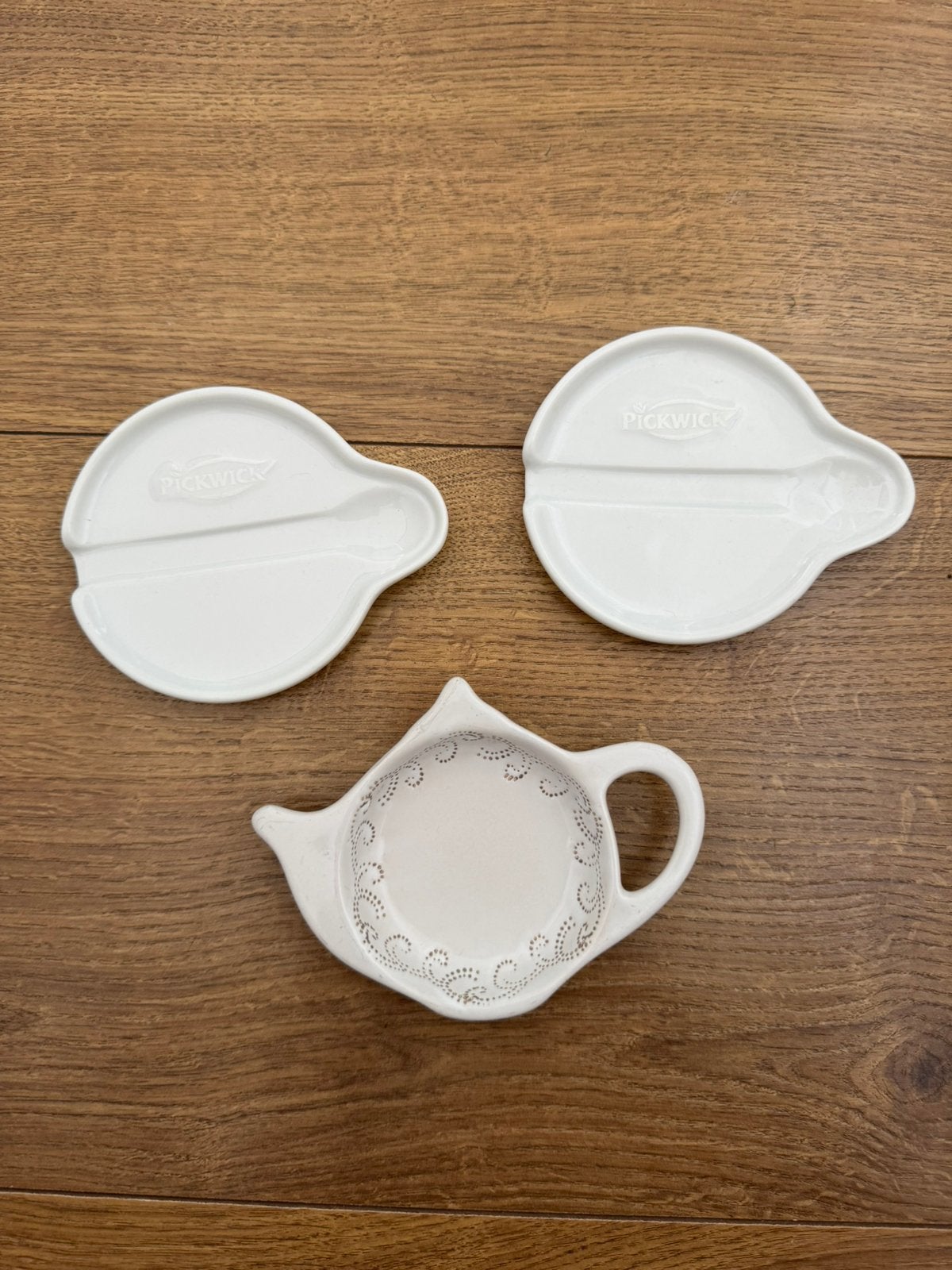 3 stuks thee bakjes / thee zakjeshouder, Huis en Inrichting, Keuken | Servies, Ophalen of Verzenden, Zo goed als nieuw, Overige materialen