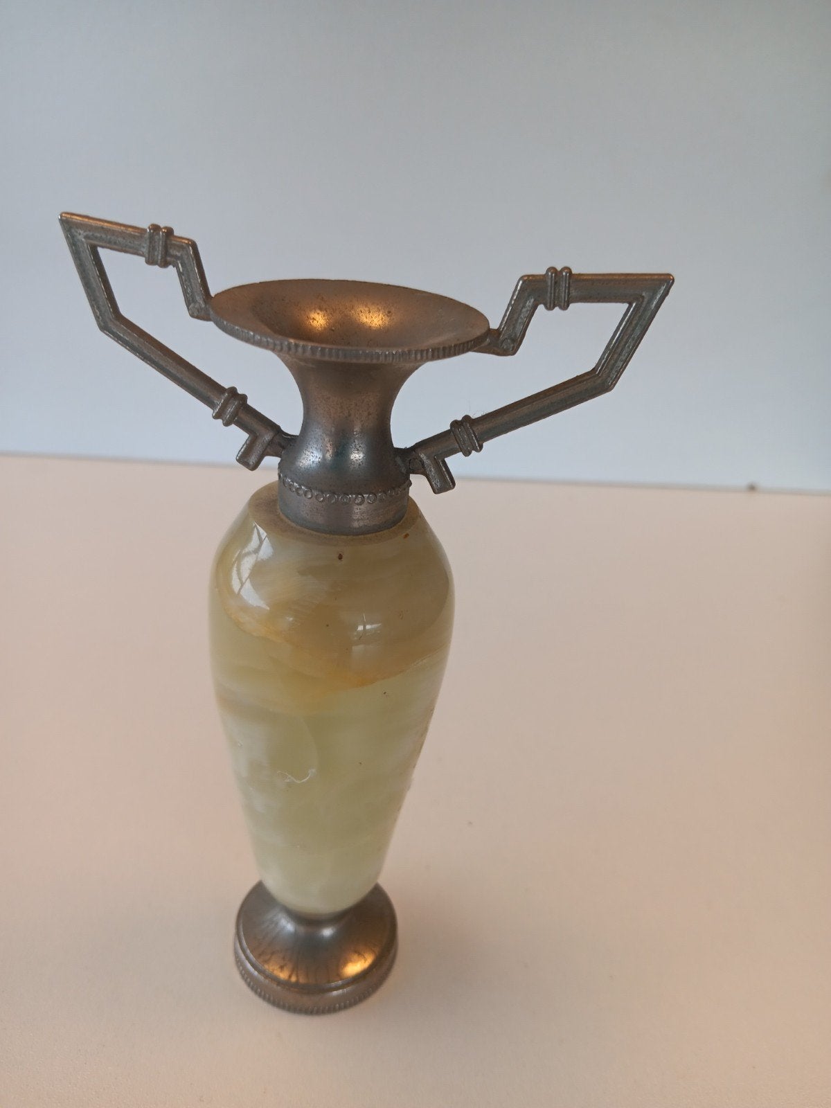 Retro Grieks urn vorm.
Marmer en ijzer.
Nog in hele goede st, Ophalen of Verzenden