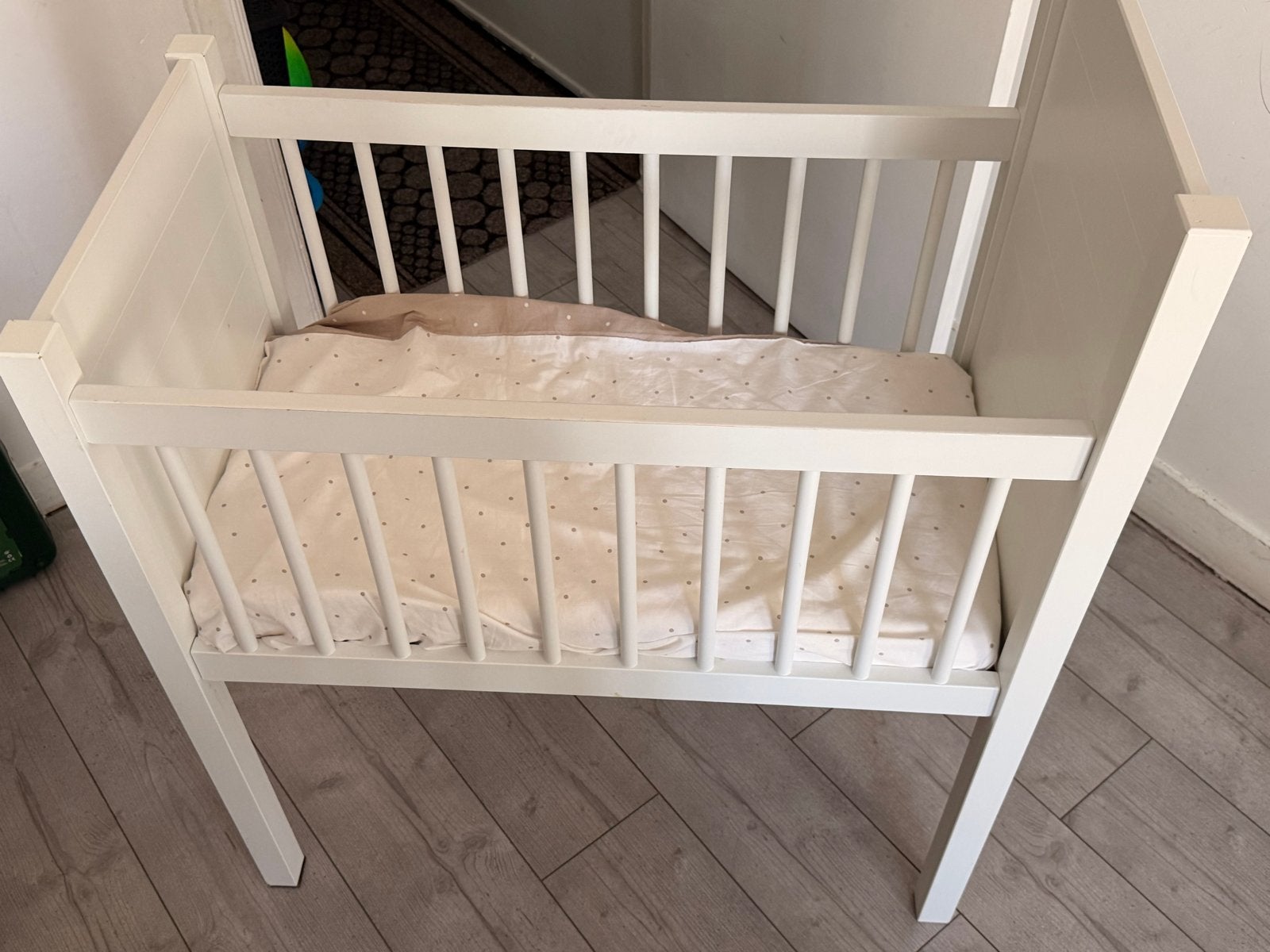 Babybedje met schoon matras - Goede staat, Ophalen, Gebruikt, Ledikant