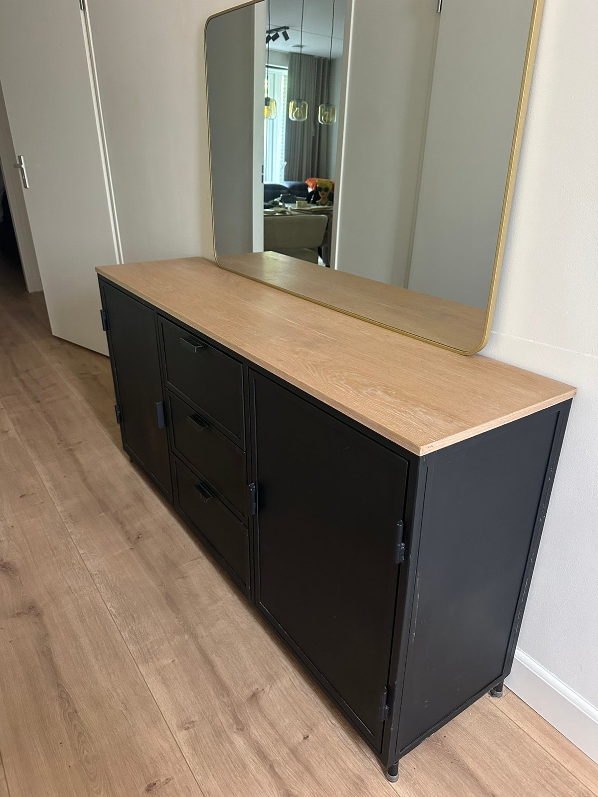 Eikenhout, zwart dressoir, Huis en Inrichting, Ophalen, Met deur(en), Eikenhout, Zo goed als nieuw