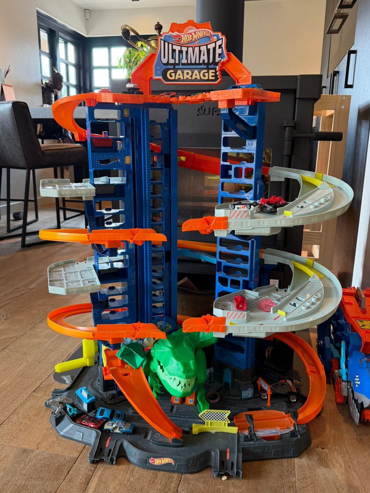 Hot wheels ultimate garage met dino, Kinderen en Baby's, Ophalen, Hot Wheels, Handmatig, Racebaan
