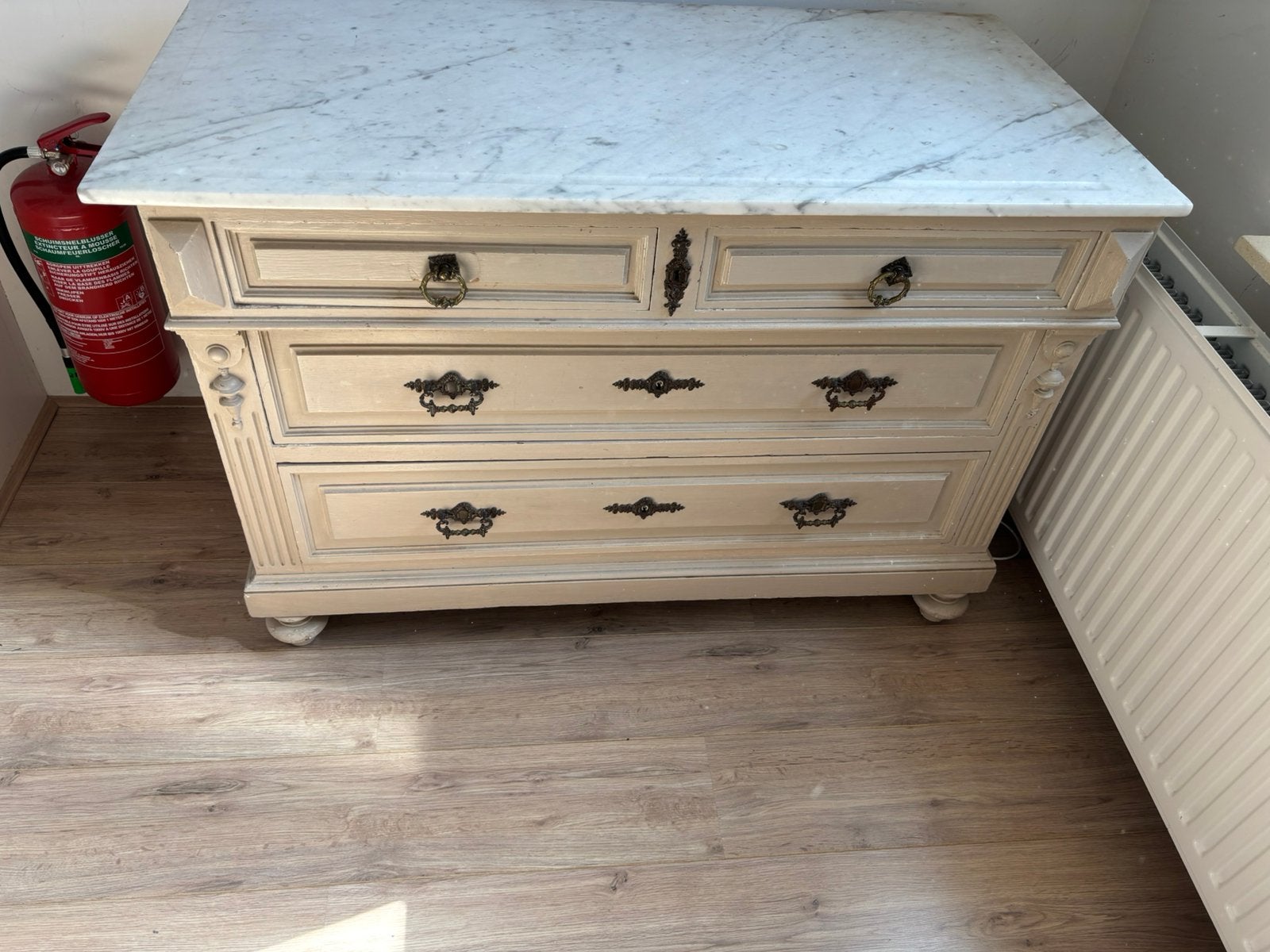 Commode met marmeren plaat. Twee grote laden en twee kleine., Ophalen, Gebruikt, 50 tot 70 cm, 100 cm of meer