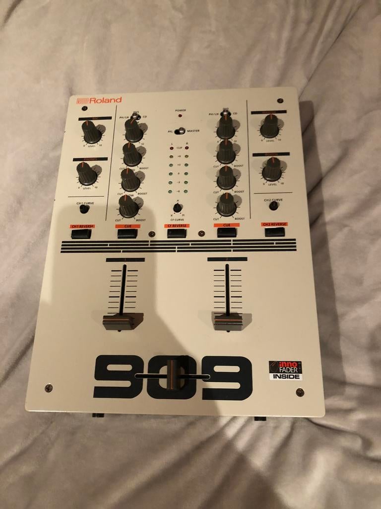 Roland DJ-99 DJ Mixer, Muziek en Instrumenten, Mengpanelen, Zo goed als nieuw, Ophalen of Verzenden
