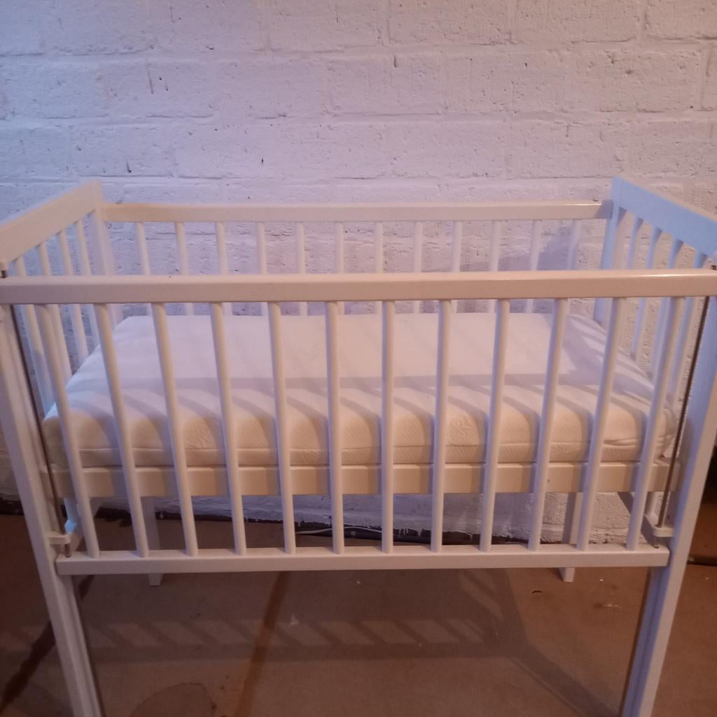 Wit wiegje / co-sleeper merk petite amelie, Ophalen, Zo goed als nieuw, Wieg