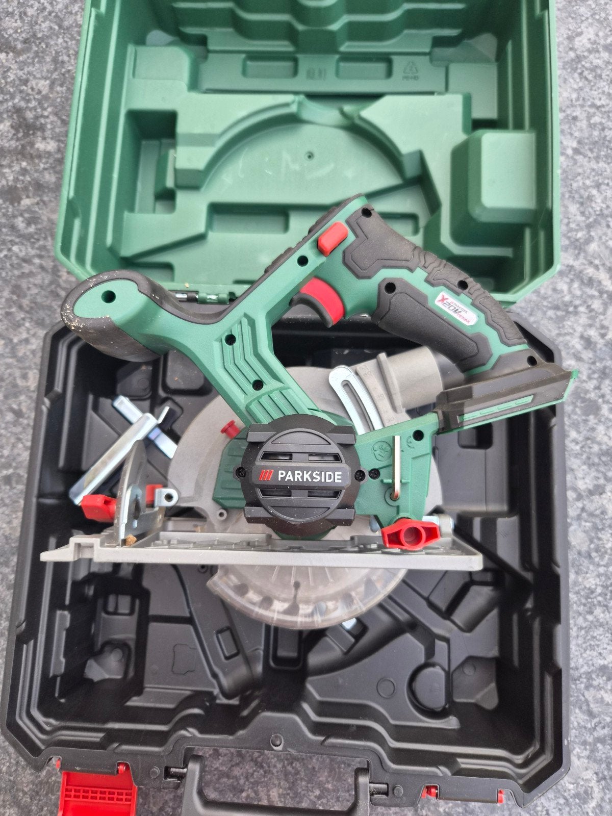 Parkside Cirkelzaag in koffer - Zo goed als nieuw, Ophalen, Cirkelzaag, 600 tot 1200 watt, 30 tot 70 mm