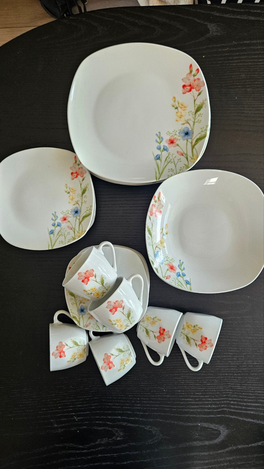 Servies met bloemen Tarrington House, Ophalen, Porselein, Overige stijlen, Bord(en)