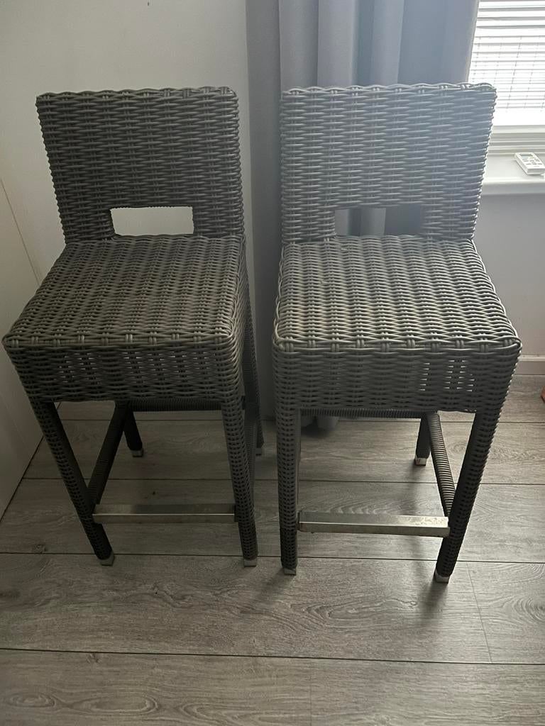 Koopje!! 2 rotan buiten barkrukken, Ophalen, Gebruikt, Rotan
