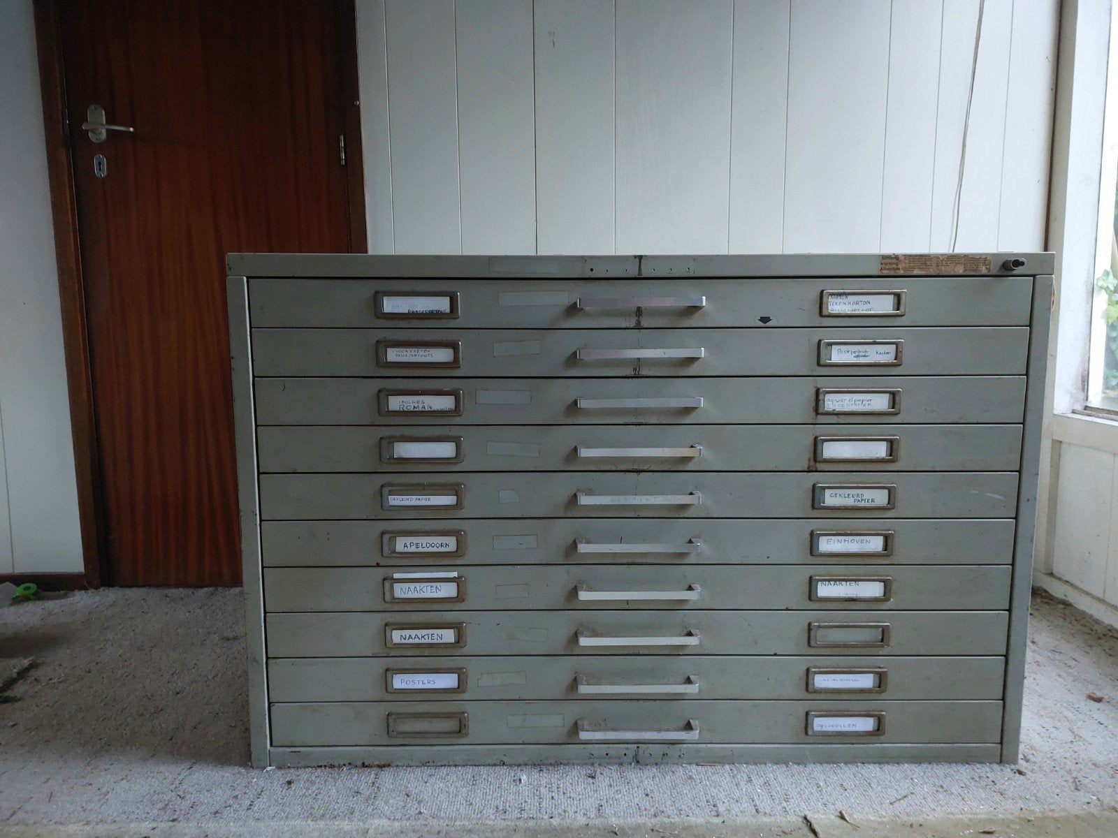 stalen kast met tekenpapier, Huis en Inrichting, Ophalen, Gebruikt, 100 tot 150 cm, Minder dan 100 cm