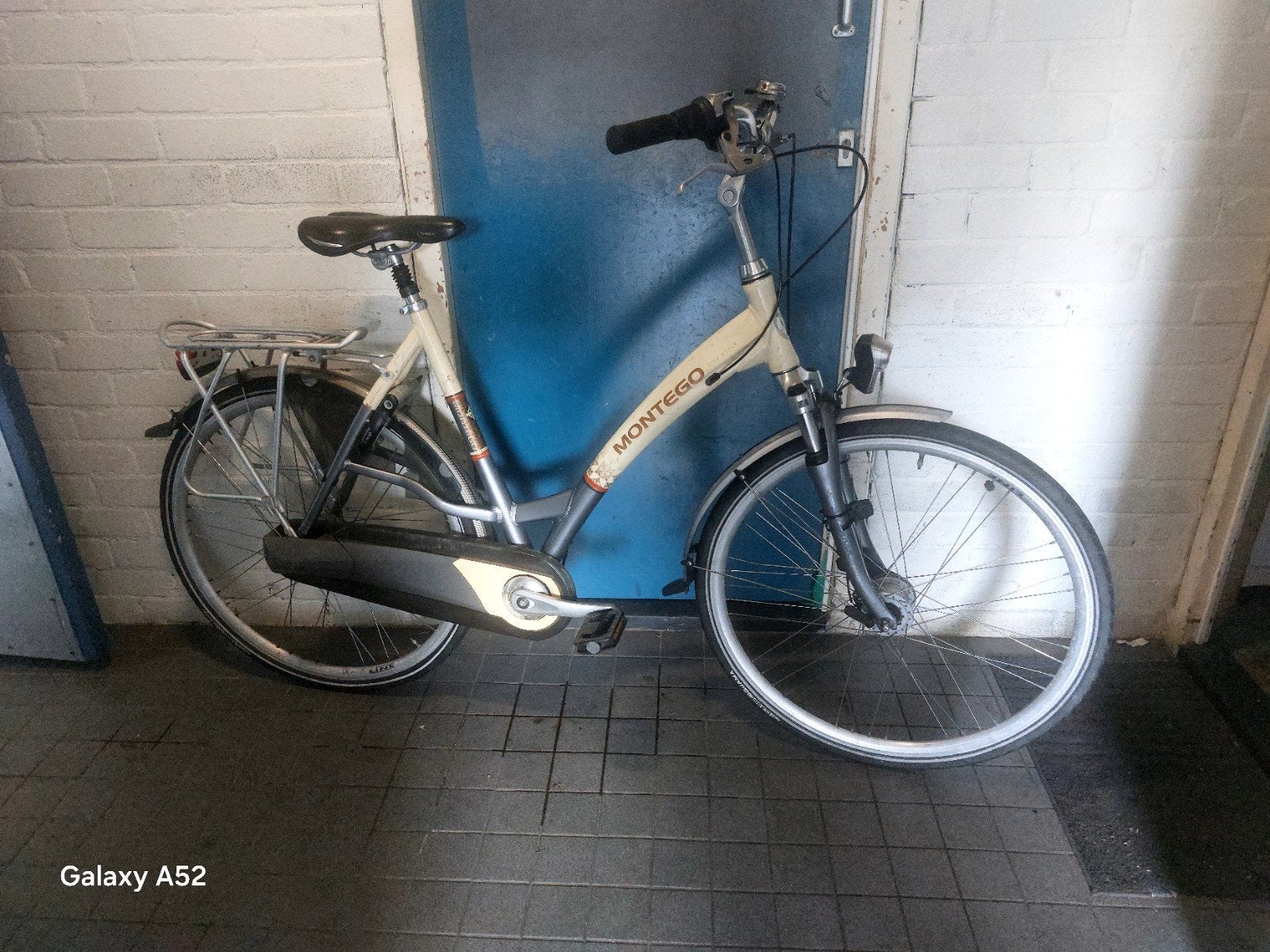 Damesfiets 28 inch met 7 versnellingen - Montego, Fietsen en Brommers, Fietsen | Dames | Damesfietsen, Overige merken, Velgrem