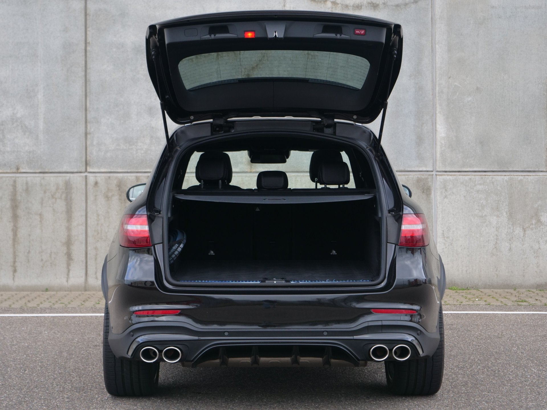 Mercedes-Benz GLC GLC 250 4MATIC | AMG | NL auto | Panorama, Gebruikt, 4 cilinders, Zwart, Origineel Nederlands