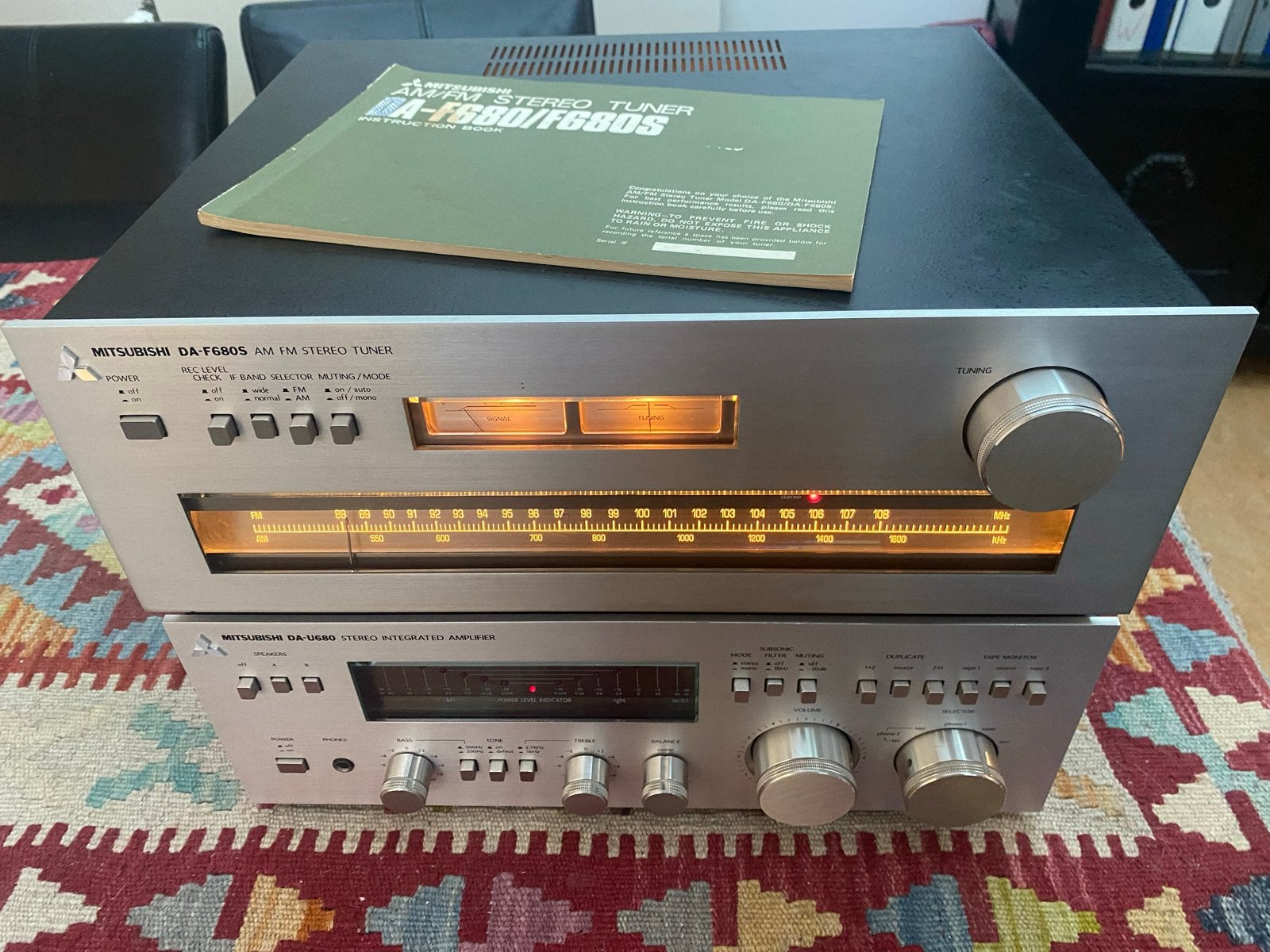 Mitsubishi DA-F680s Tuner - Vintage AM/FM Stereo Tuner, Ophalen, Zo goed als nieuw, Analoog