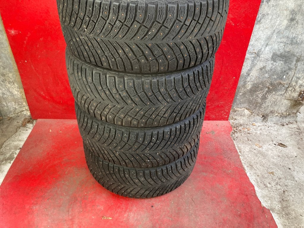 Winterbanden met spikes 245/45R18 Michelin, 18 inch, ., ., Band(en)