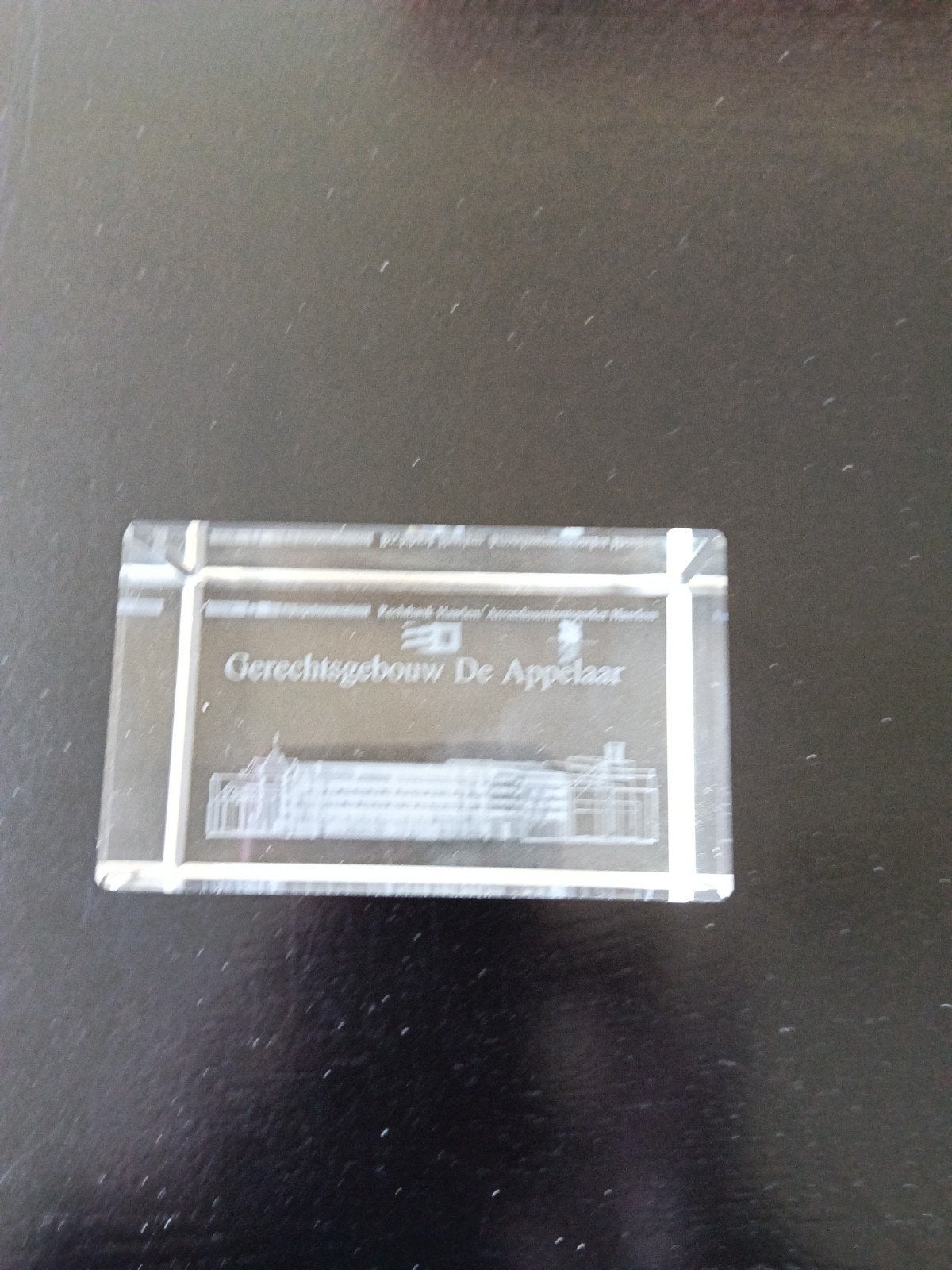 Gerechtsgebouw De Appelaar press papier aandenken, Ophalen of Verzenden, Zo goed als nieuw
