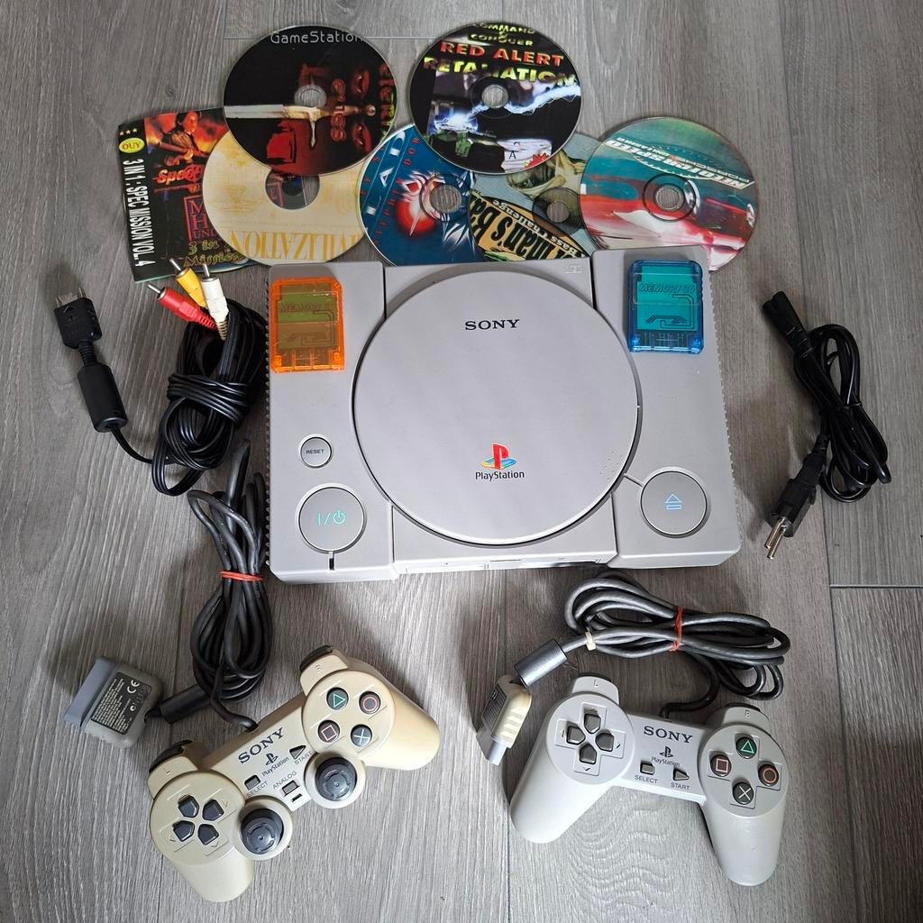 Playstation one ,twee geheugen, controllers,, Spelcomputers en Games, Spelcomputers | Sony PlayStation 1, Ophalen of Verzenden