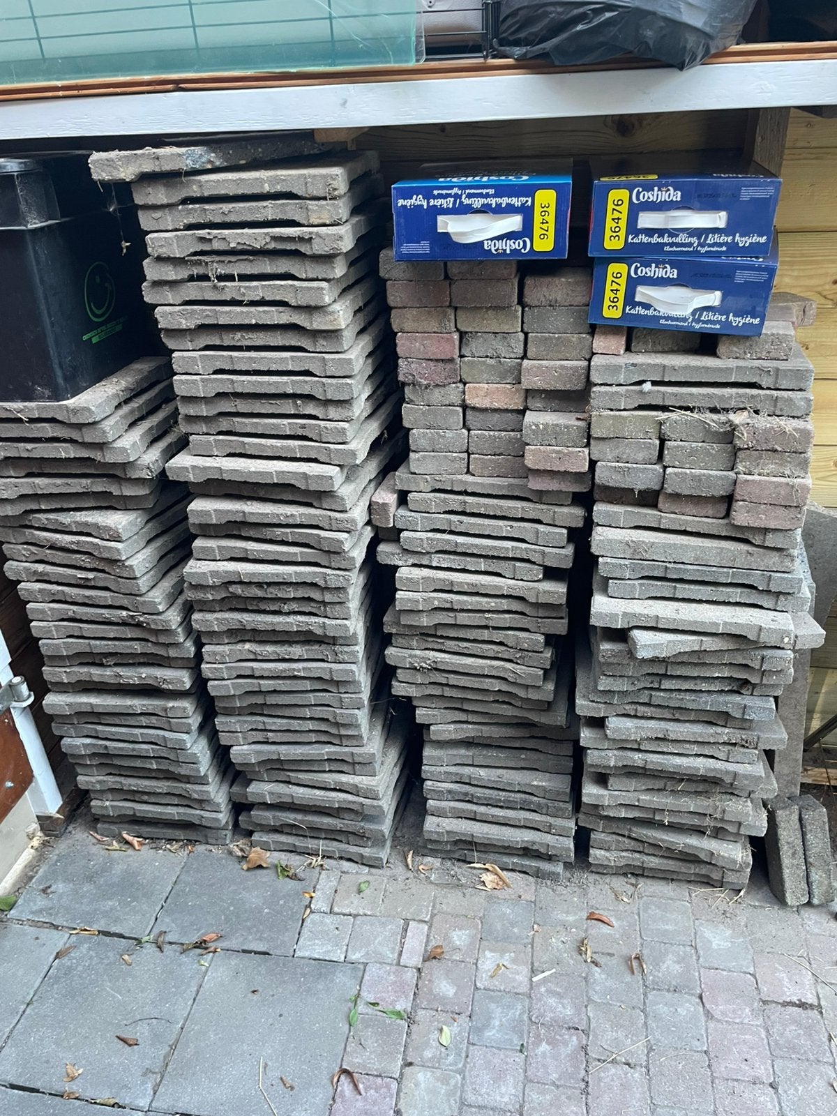 GRATIS stoeptegels en klinkers, Ophalen, Zo goed als nieuw, Beton, Klinkers