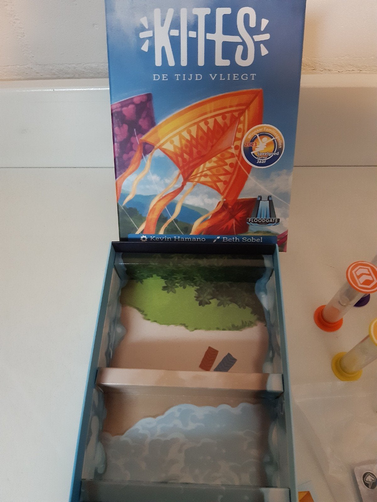 Kites: De Tijd Vliegt - Coöperatief Bordspel, Drie of vier spelers, Ophalen, Zo goed als nieuw, Floodgate Games