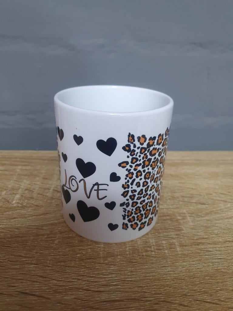 Nieuwe mok met panterprint en hartjes, Huis en Inrichting, Ophalen of Verzenden, Nieuw