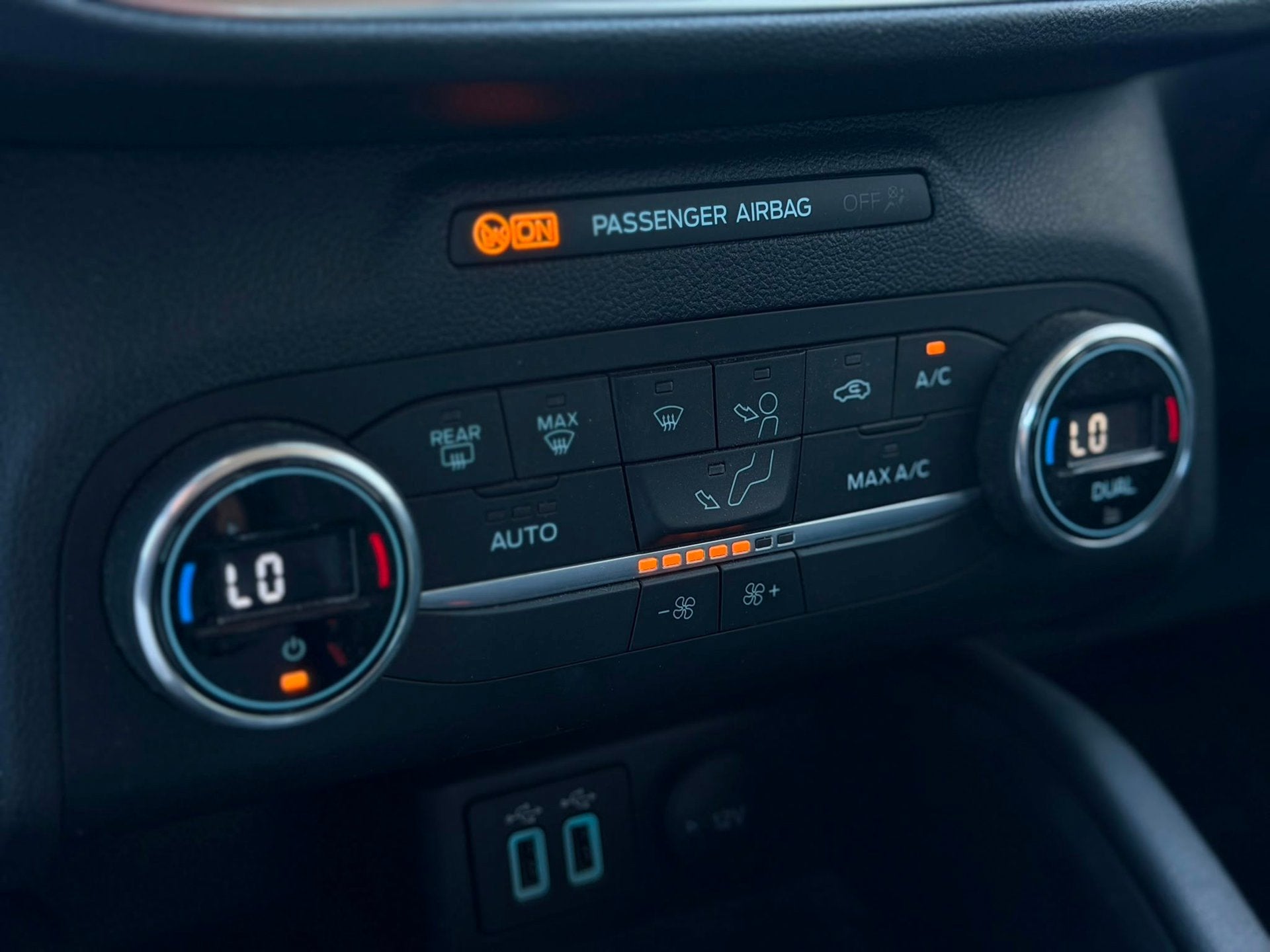 Foto 6 van Ford KUGA 2.5 PHEV Titanium(Goed OnderH, Navi, Parkeersensor