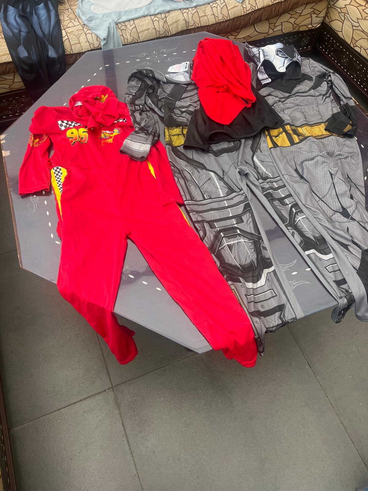 Verkleedkleding set: Cars, Batman, Tom & Jerry, Thor + maske, Ophalen, Gebruikt, 122 t/m 128, Jongen of Meisje