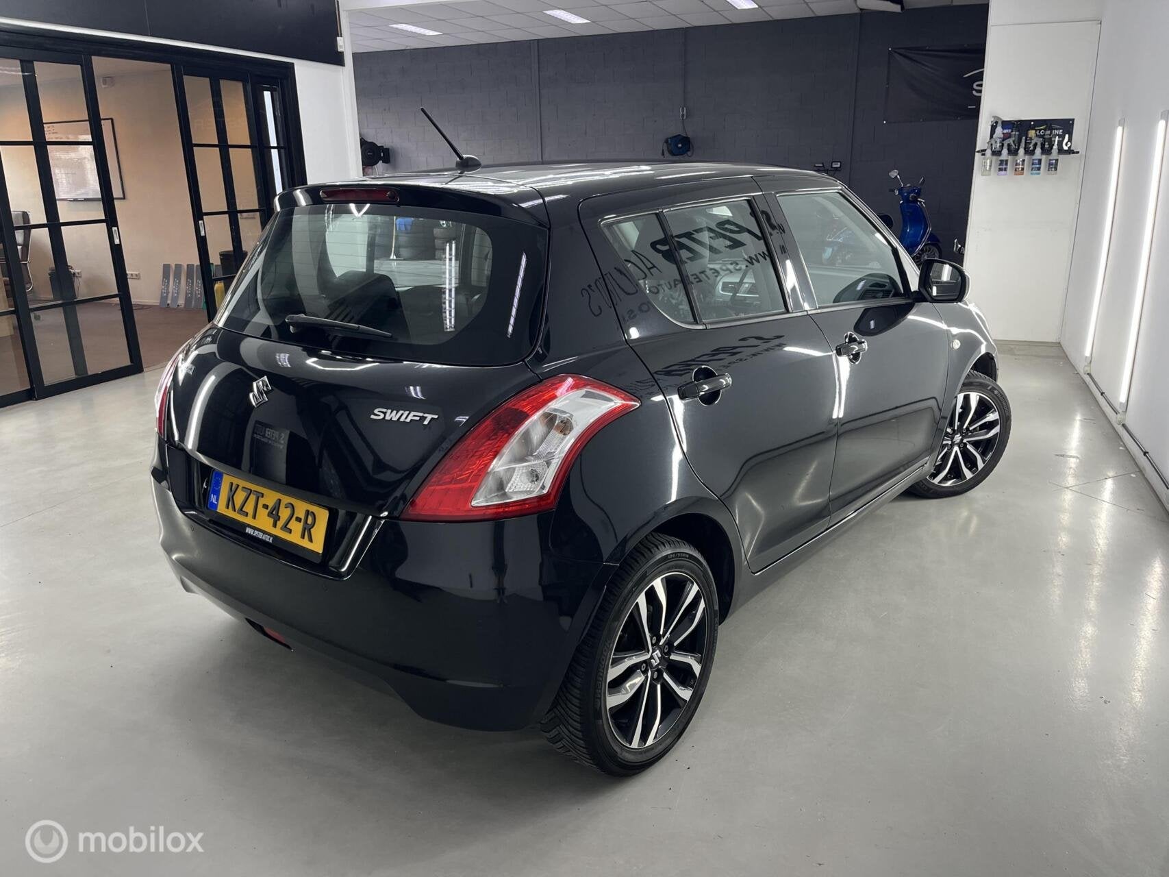 Suzuki Swift X-tra, Auto's, Voorwielaandrijving, 94 pk, Gebruikt, Zwart