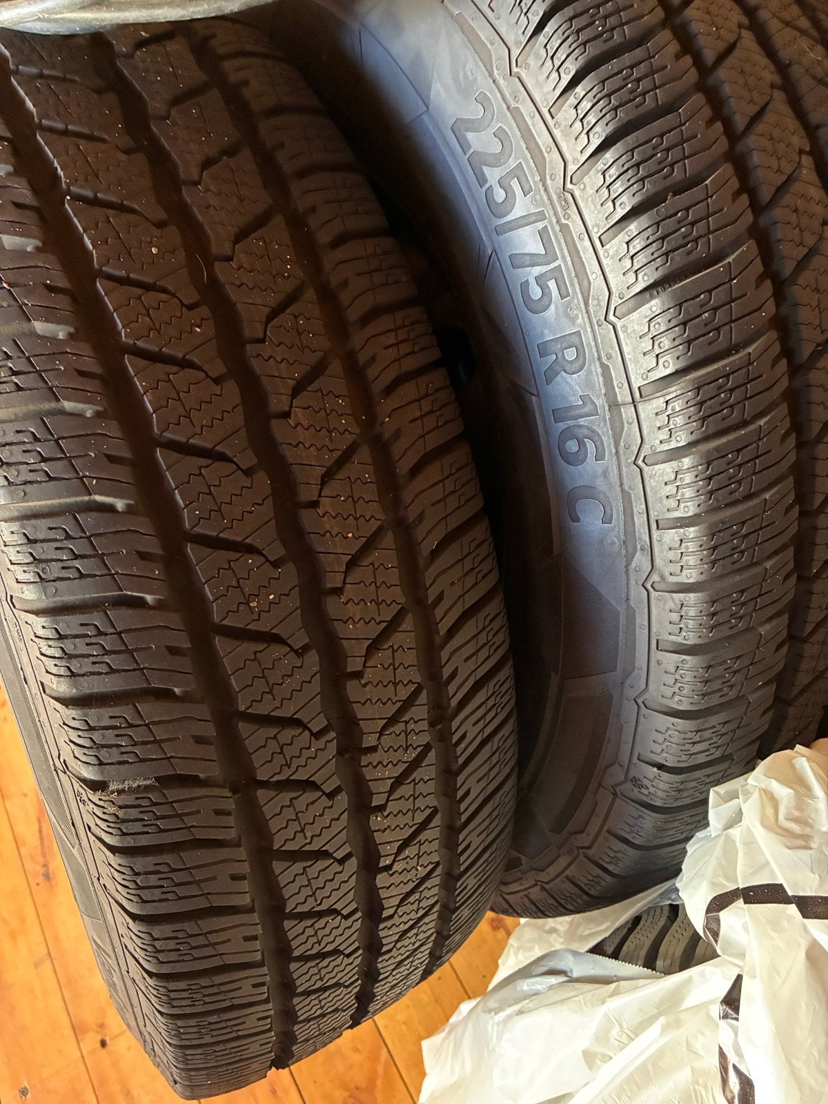 Continental VanContact Winterbanden op velg 225/75 R16 C, Auto-onderdelen, 16 inch, Banden en Velgen, 225 mm, Bestelwagen