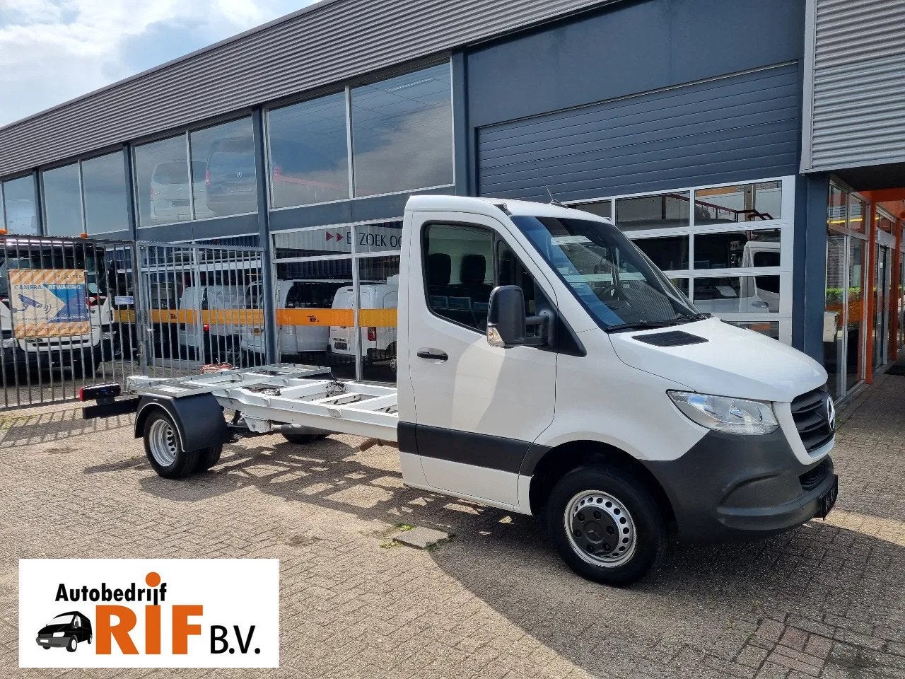 Mercedes-Benz Sprinter 516 CDI Chassis Cabine 4.33 WB GVW 35, Auto's, Achterwielaandrijving, Gebruikt, Euro 6, 4 cilinders
