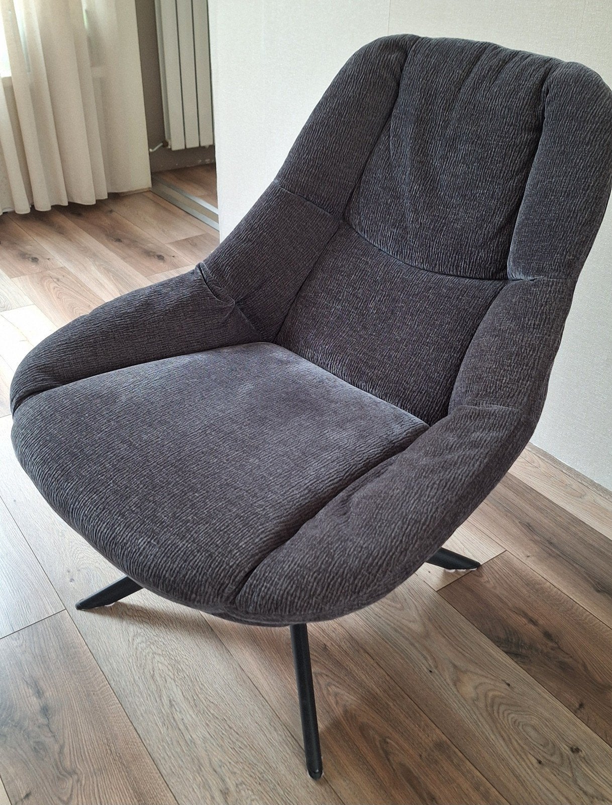 Draaifauteuil Lynn antraciet, Ophalen, 75 tot 100 cm, Zo goed als nieuw, Stof