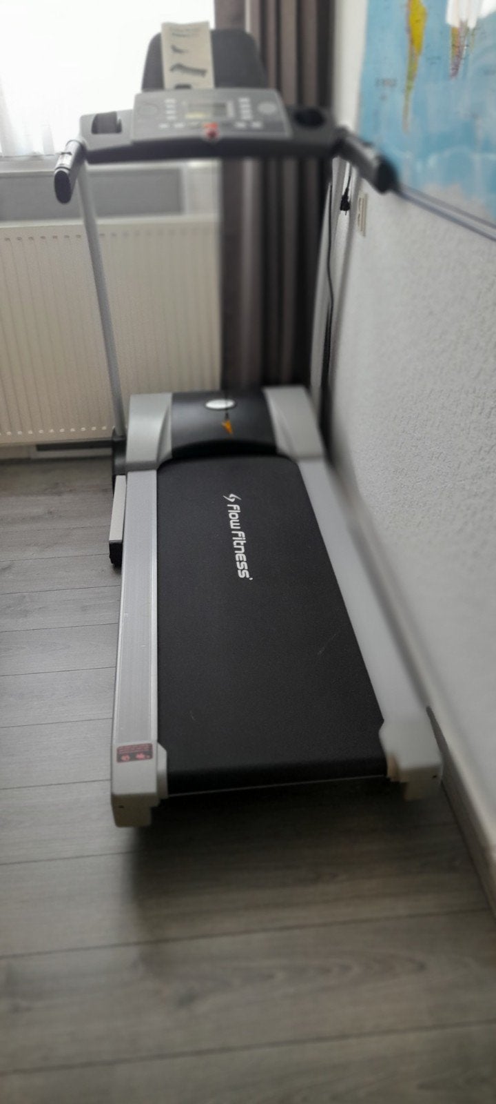 Flow Fitness Runner DTM900 Loopband - Goed Onderhouden, Sport en Fitness, Ophalen of Verzenden