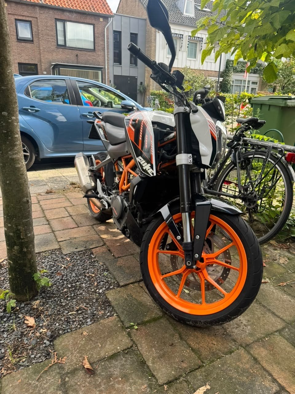 KTM Duke 390 met Akra uit 2013, Motoren, 390 cc, Occasion, ABS, Particulier