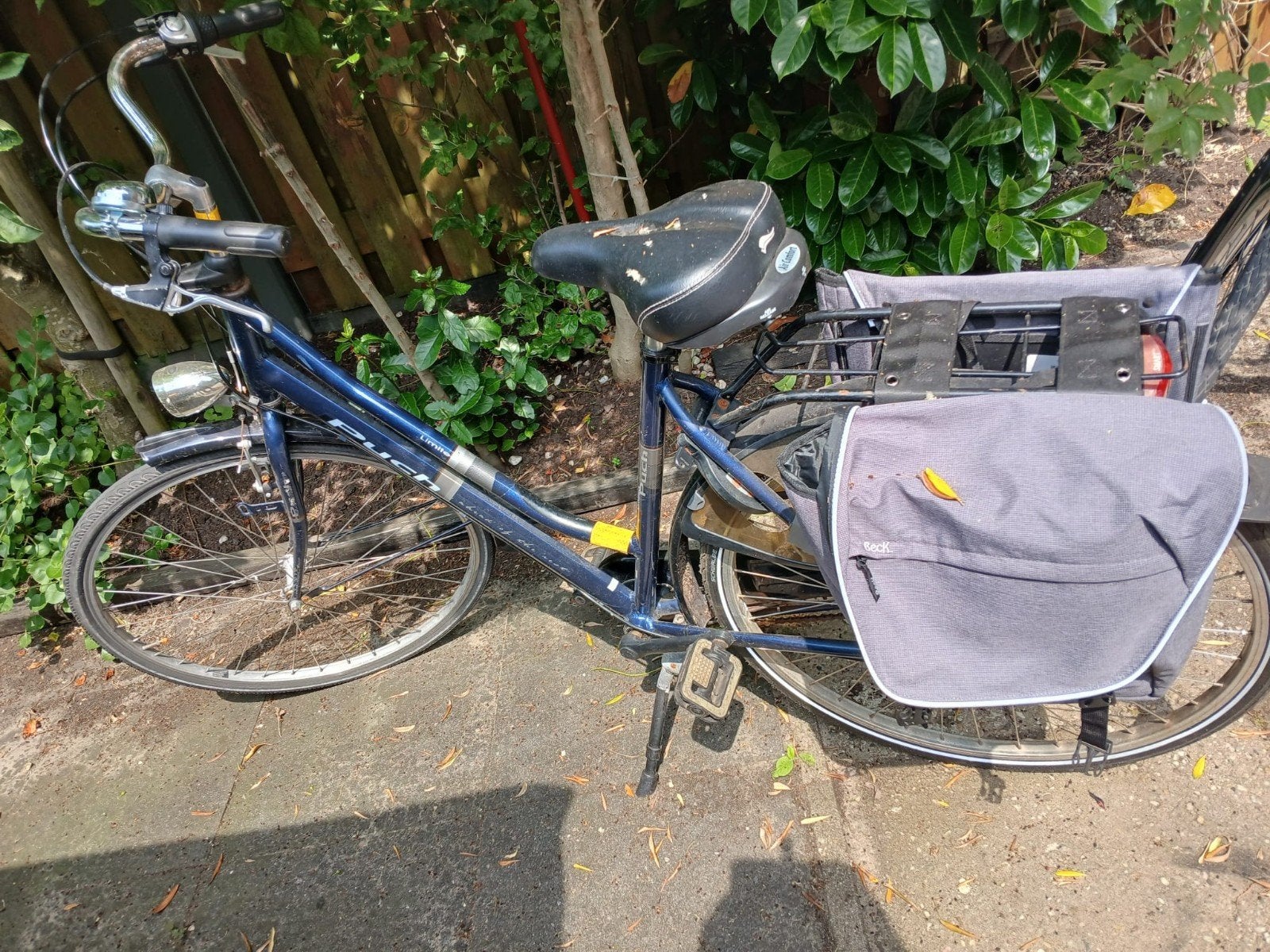 28 inch damesfiets met fietstassen, Ophalen, Gebruikt, Overige merken