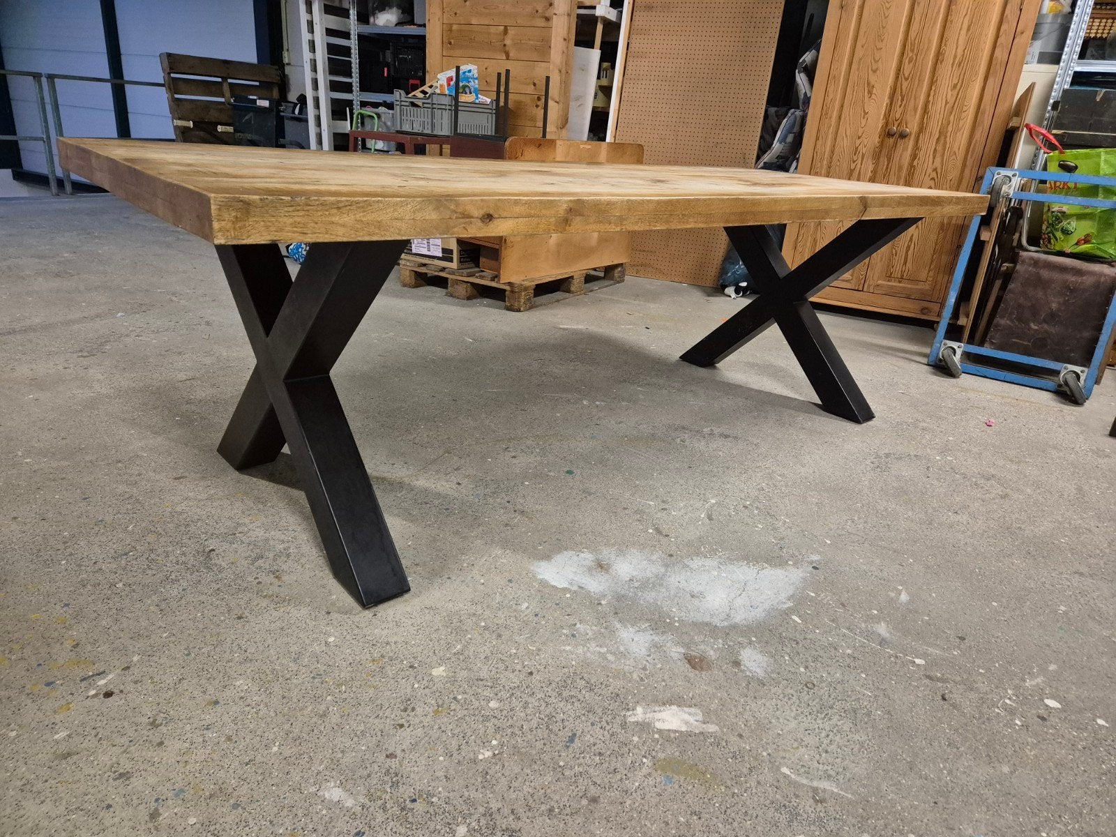 Stevige en robuuste eettafel, Huis en Inrichting, Gebruikt, 200 cm of meer, 50 tot 100 cm, Vijf personen of meer