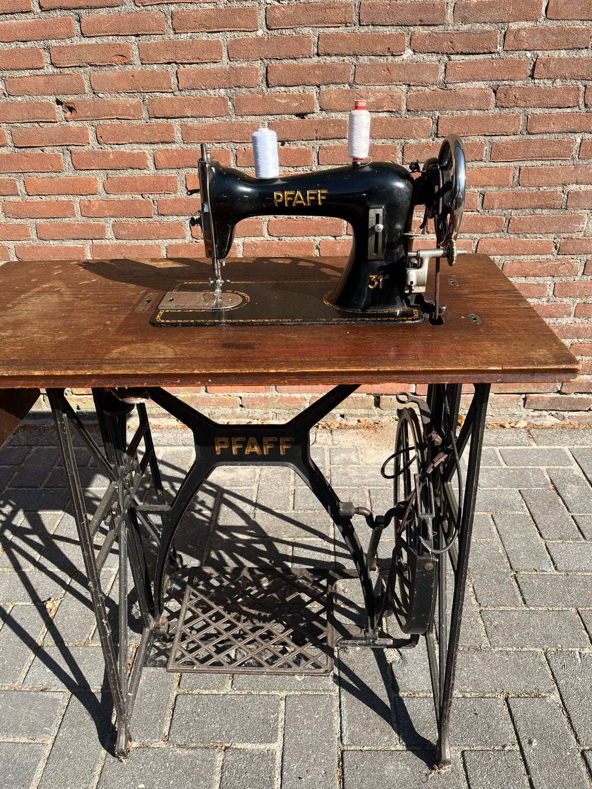 Antieke Pfaff naaimachine met defecte aandrijfriem, Ophalen, Gebruikt, Naaimachine, Pfaff
