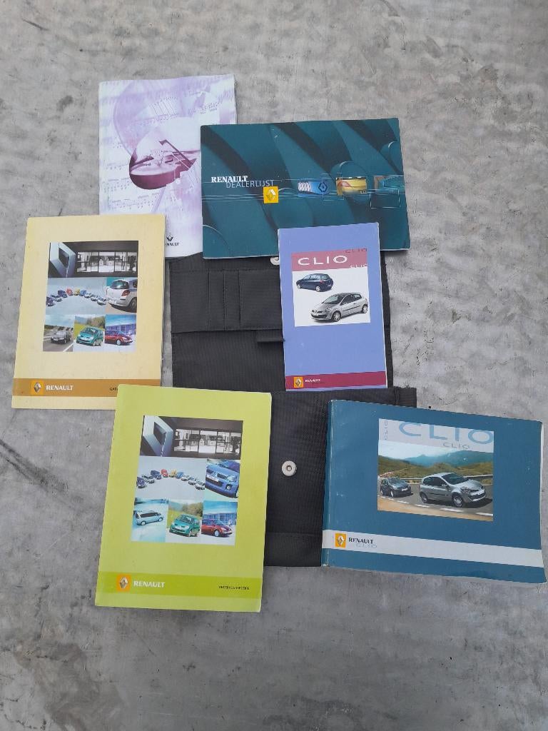 Renault Clio3 boekjes met map, Ophalen of Verzenden